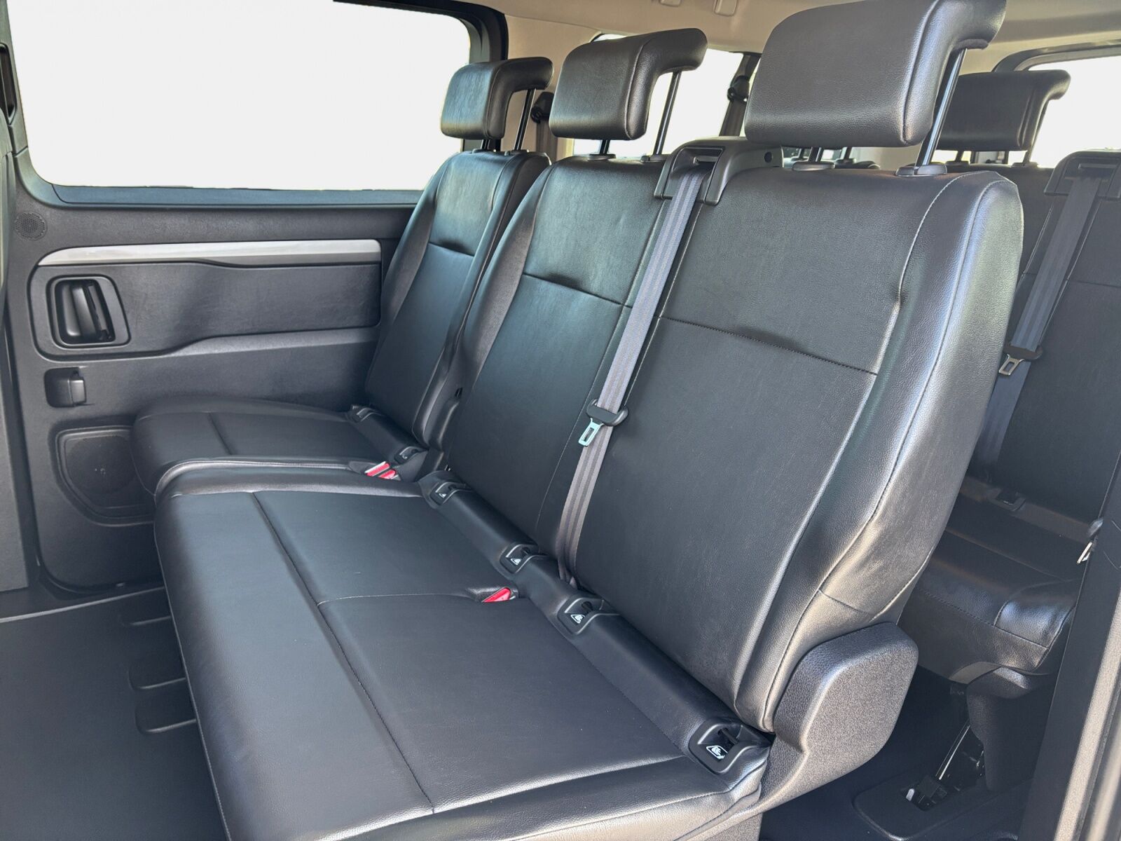 Billede af Toyota Proace Verso Electric Long EL Shuttle To skydedøre 136HK Aut.