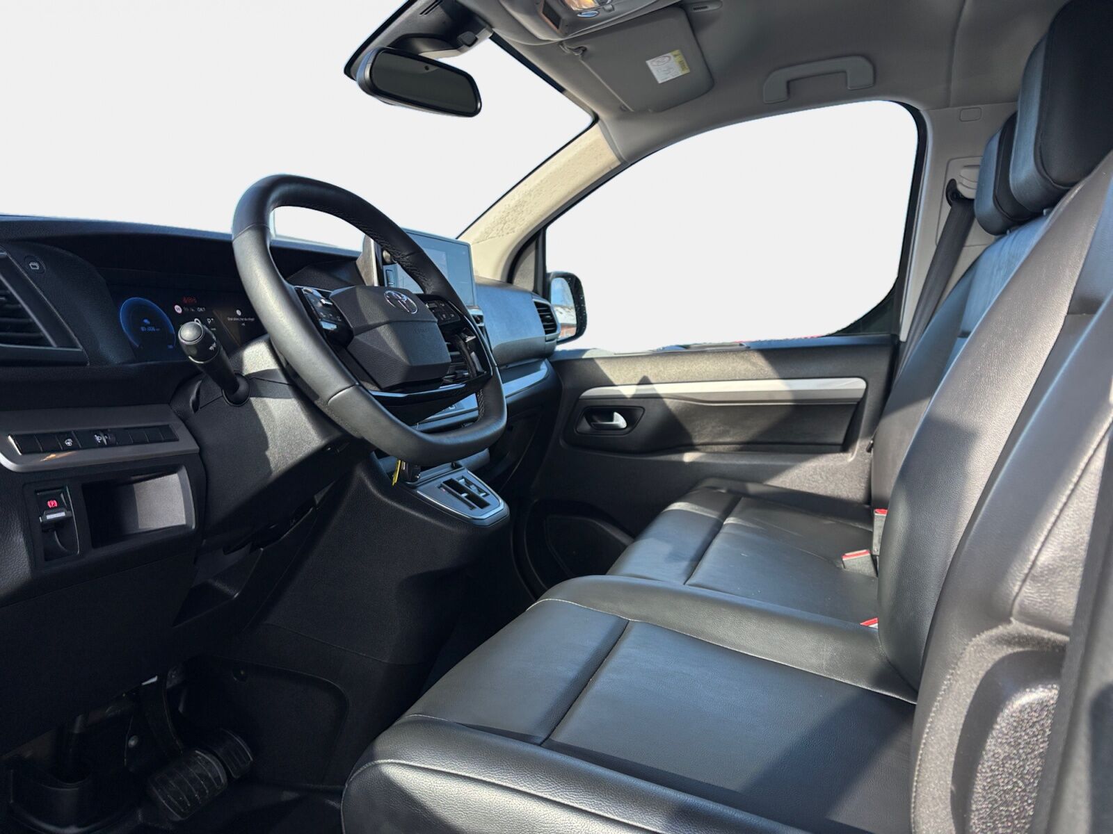 Billede af Toyota Proace Verso Electric Long EL Shuttle To skydedøre 136HK Aut.