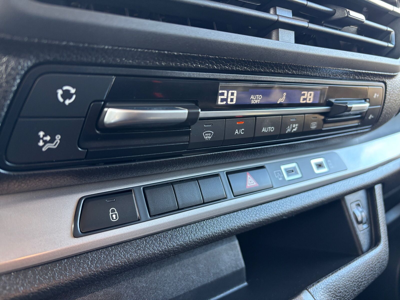 Billede af Toyota Proace Verso Electric Long EL Shuttle To skydedøre 136HK Aut.