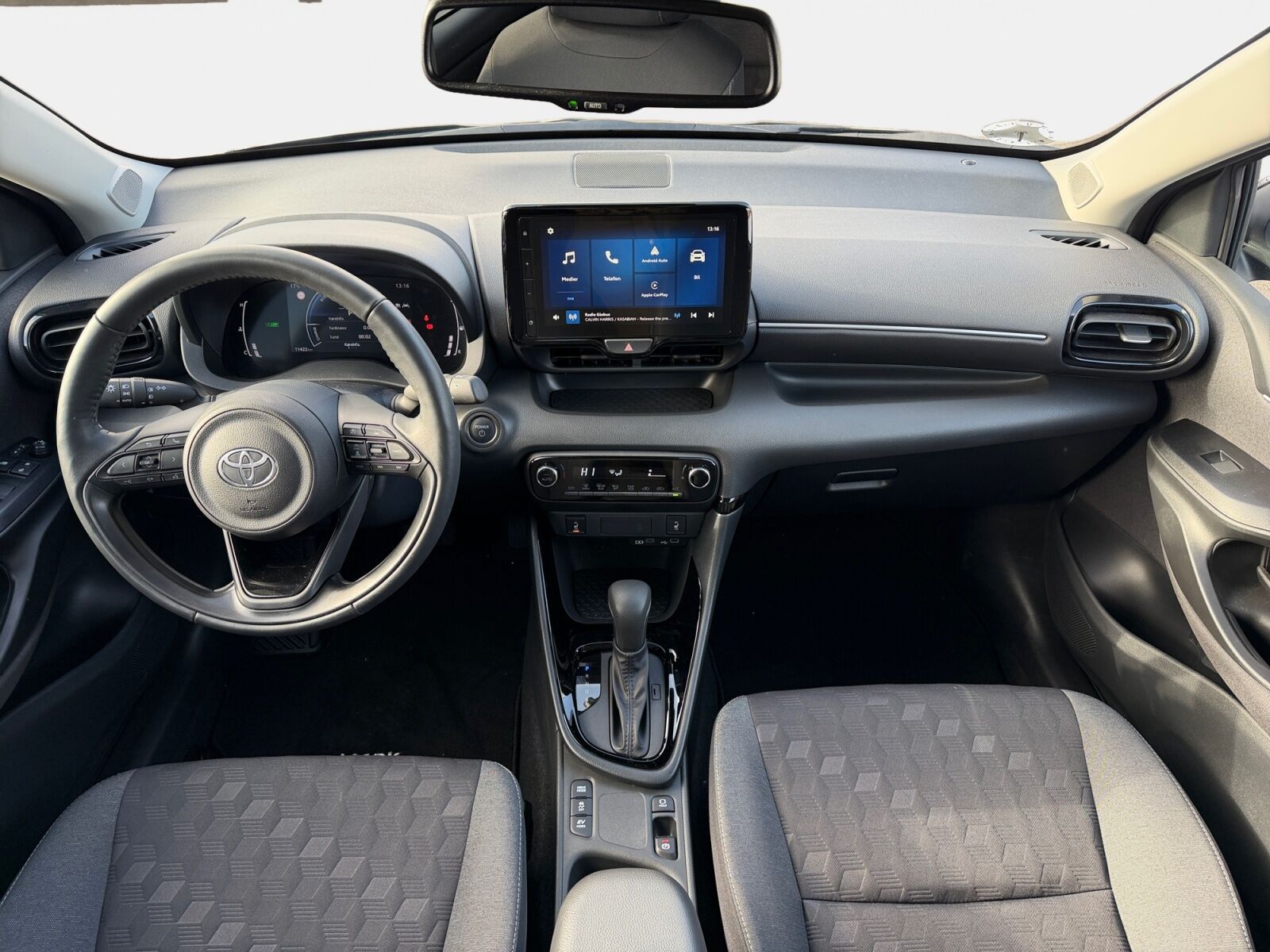 Billede af Toyota Yaris 1,5 Hybrid Style Comfort 116HK 5d Trinl. Gear