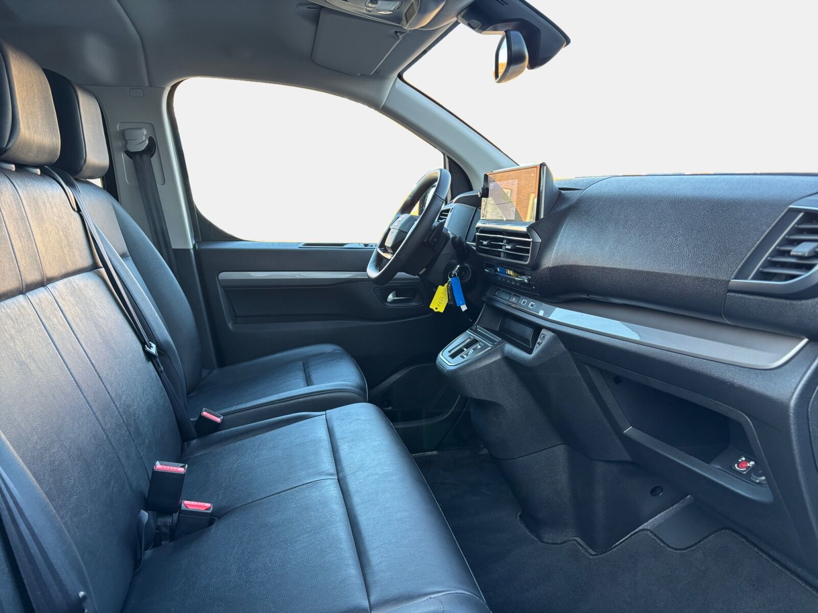 Billede af Toyota Proace Verso Electric Long EL Shuttle To skydedøre 136HK Aut.