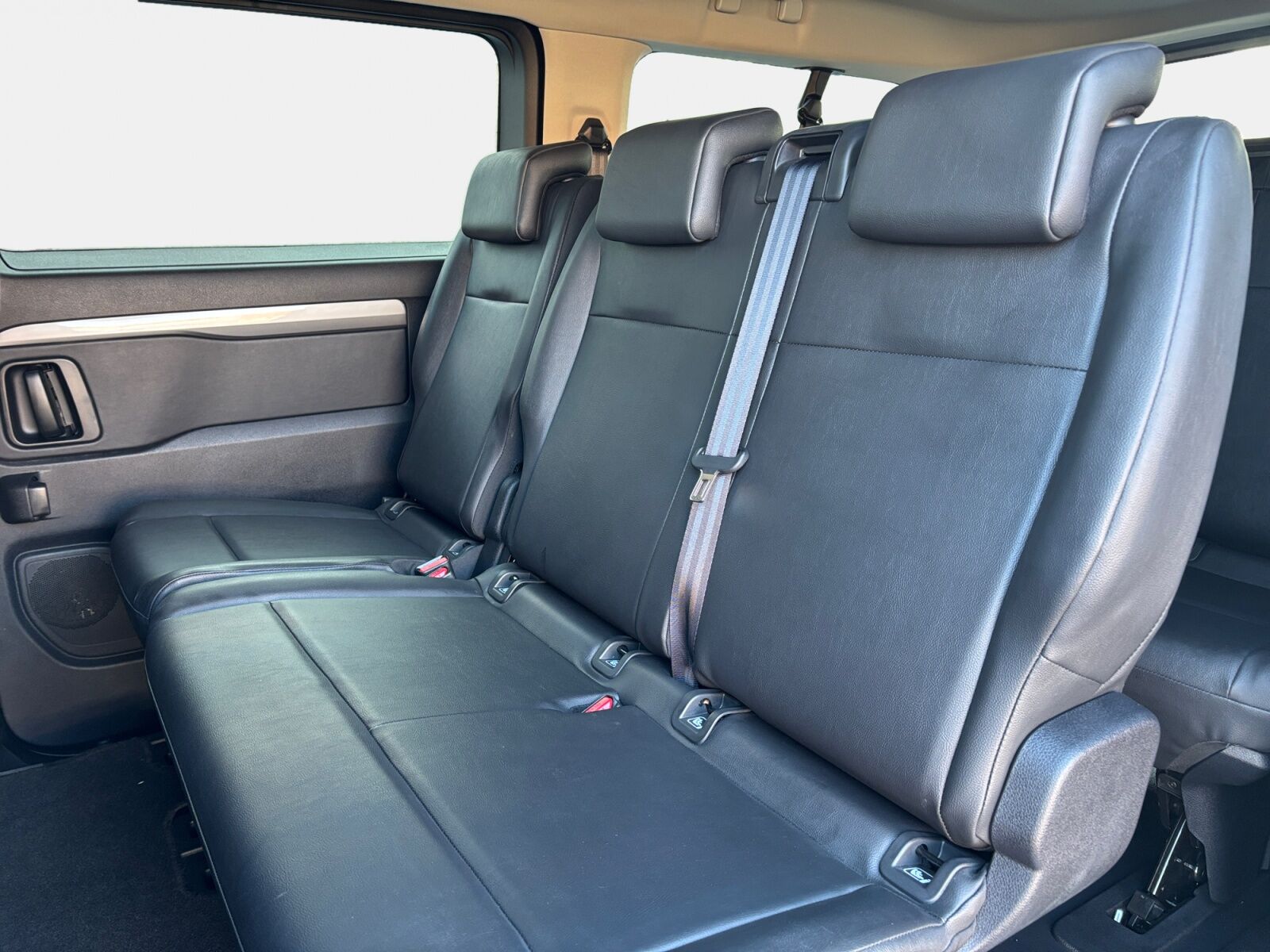 Billede af Toyota Proace Verso Electric Long EL Shuttle To skydedøre 136HK Aut.