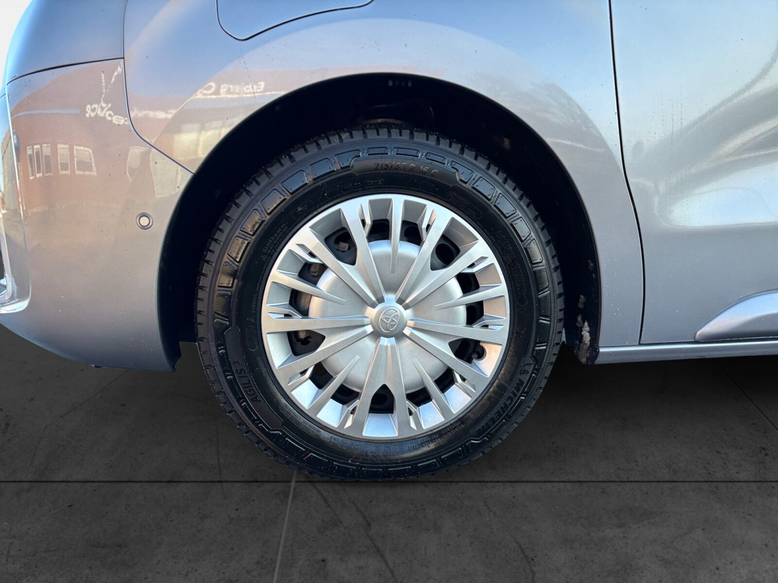 Billede af Toyota Proace Verso Electric Long EL Shuttle To skydedøre 136HK Aut.