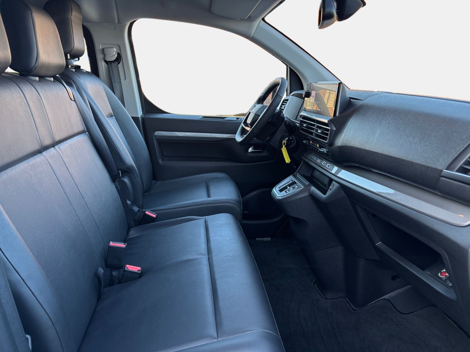 Billede af Toyota Proace Verso Electric Long EL Shuttle To skydedøre 136HK Aut.