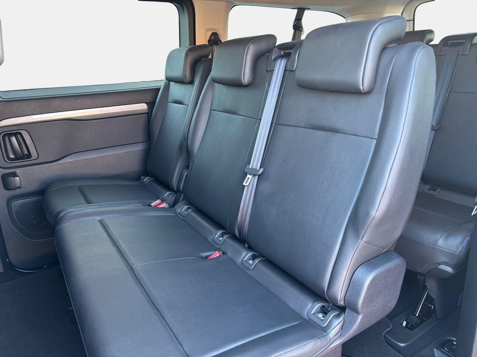 Billede af Toyota Proace Verso Electric Long EL Shuttle To skydedøre 136HK Aut.