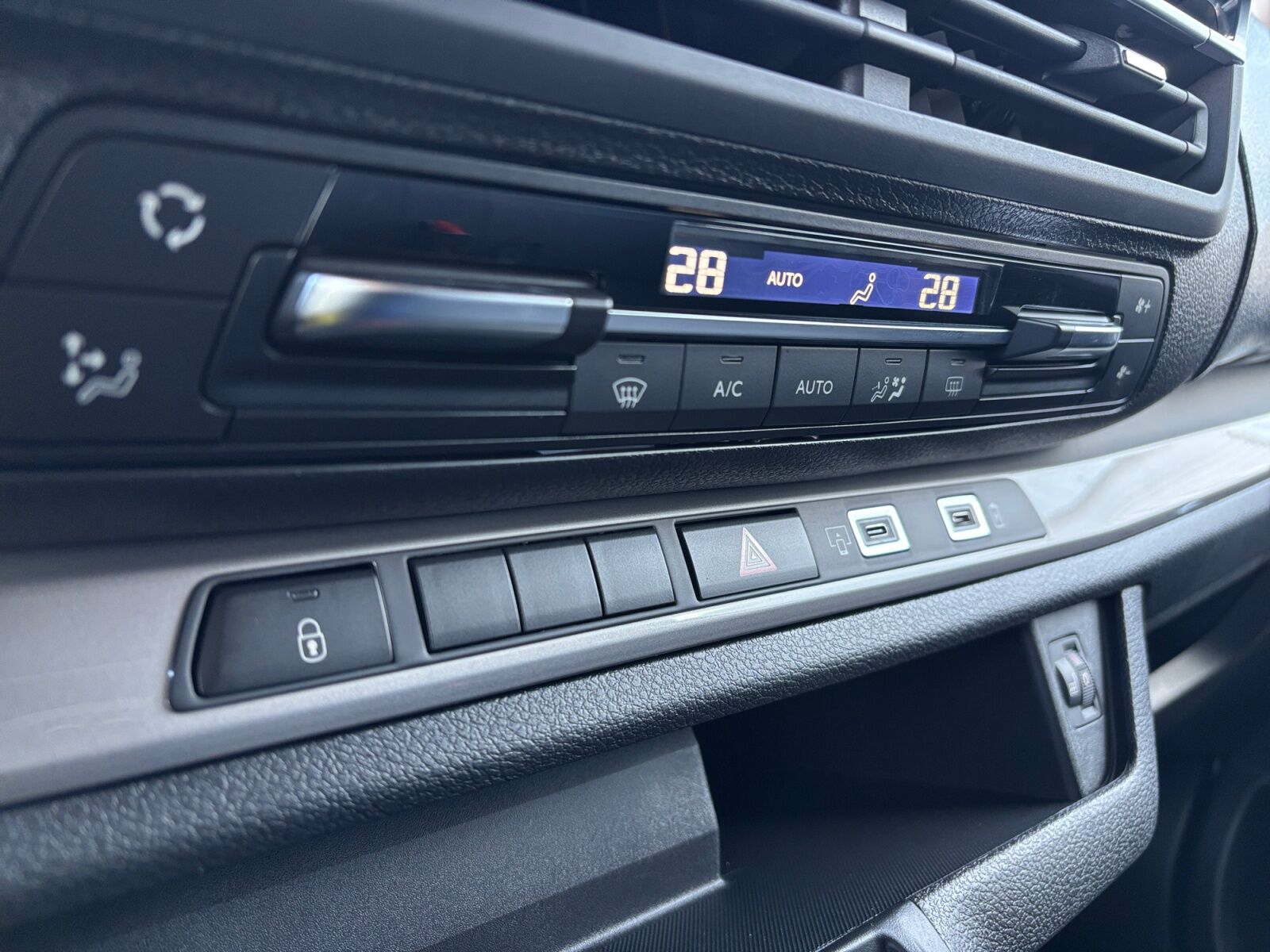 Billede af Toyota Proace Verso Electric Long EL Shuttle To skydedøre 136HK Aut.