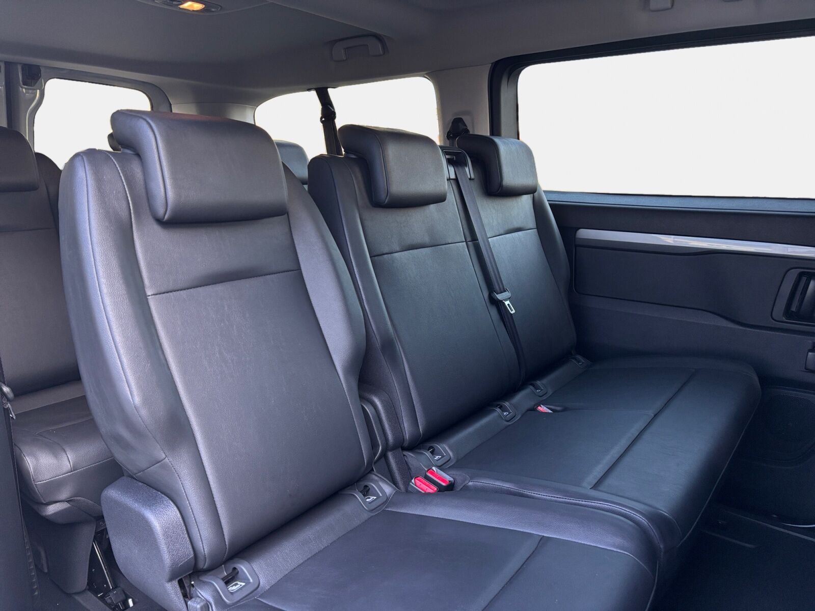 Billede af Toyota Proace Verso Electric Long EL Shuttle To skydedøre 136HK Aut.