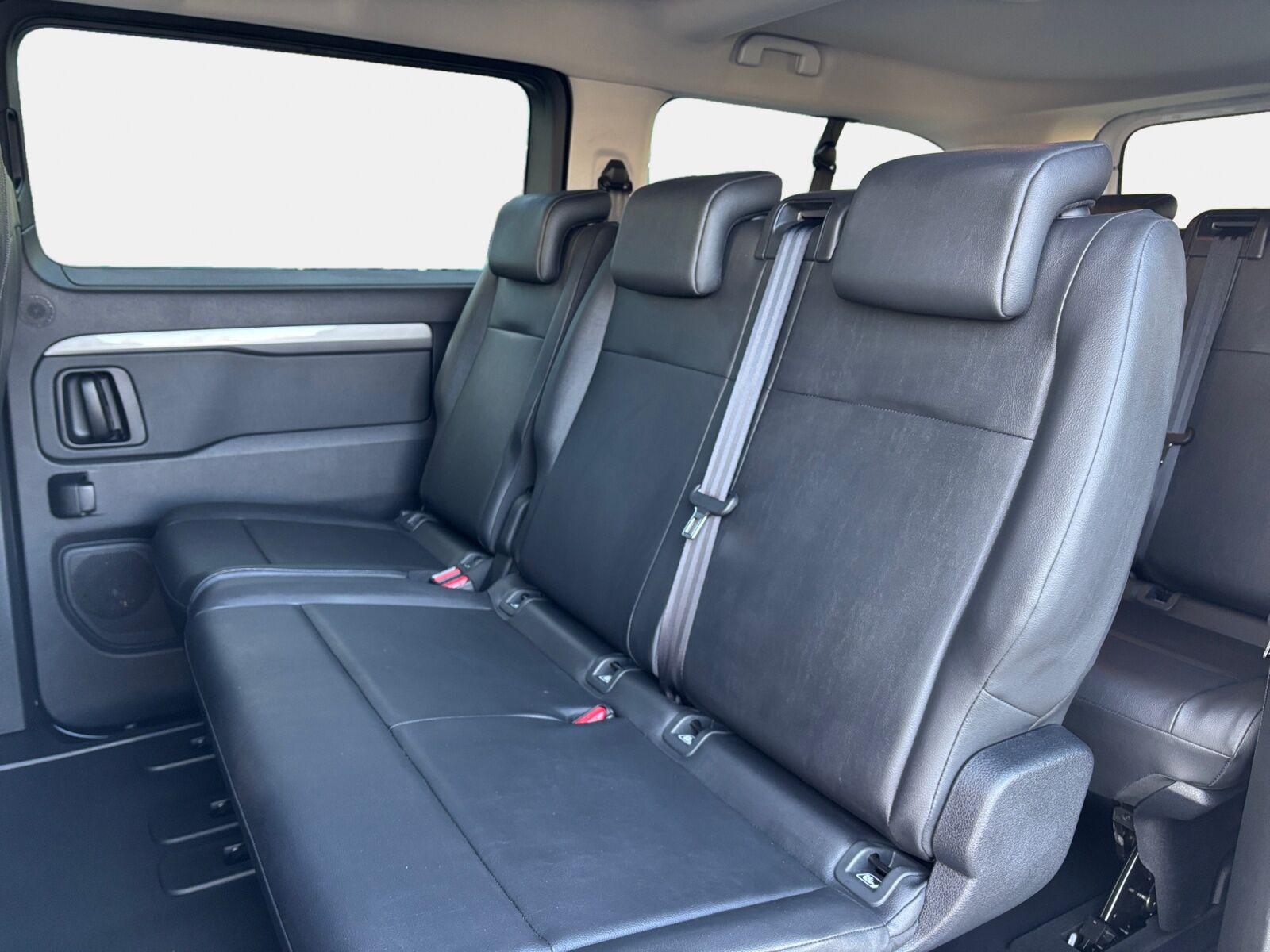 Billede af Toyota Proace Verso Electric Long EL Shuttle To skydedøre 136HK Aut.