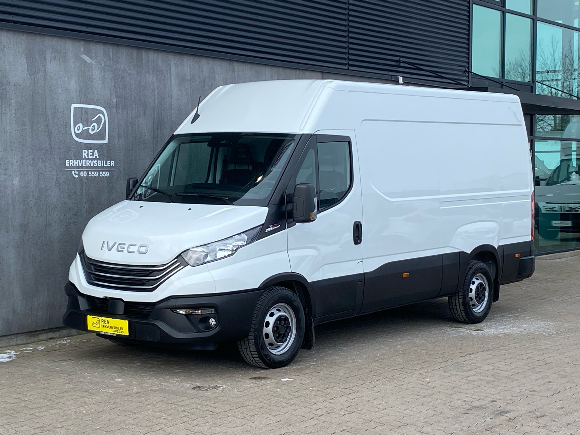 Billede af Iveco Daily 35S18 12m3 3,0 D 180HK Van 8g Aut.