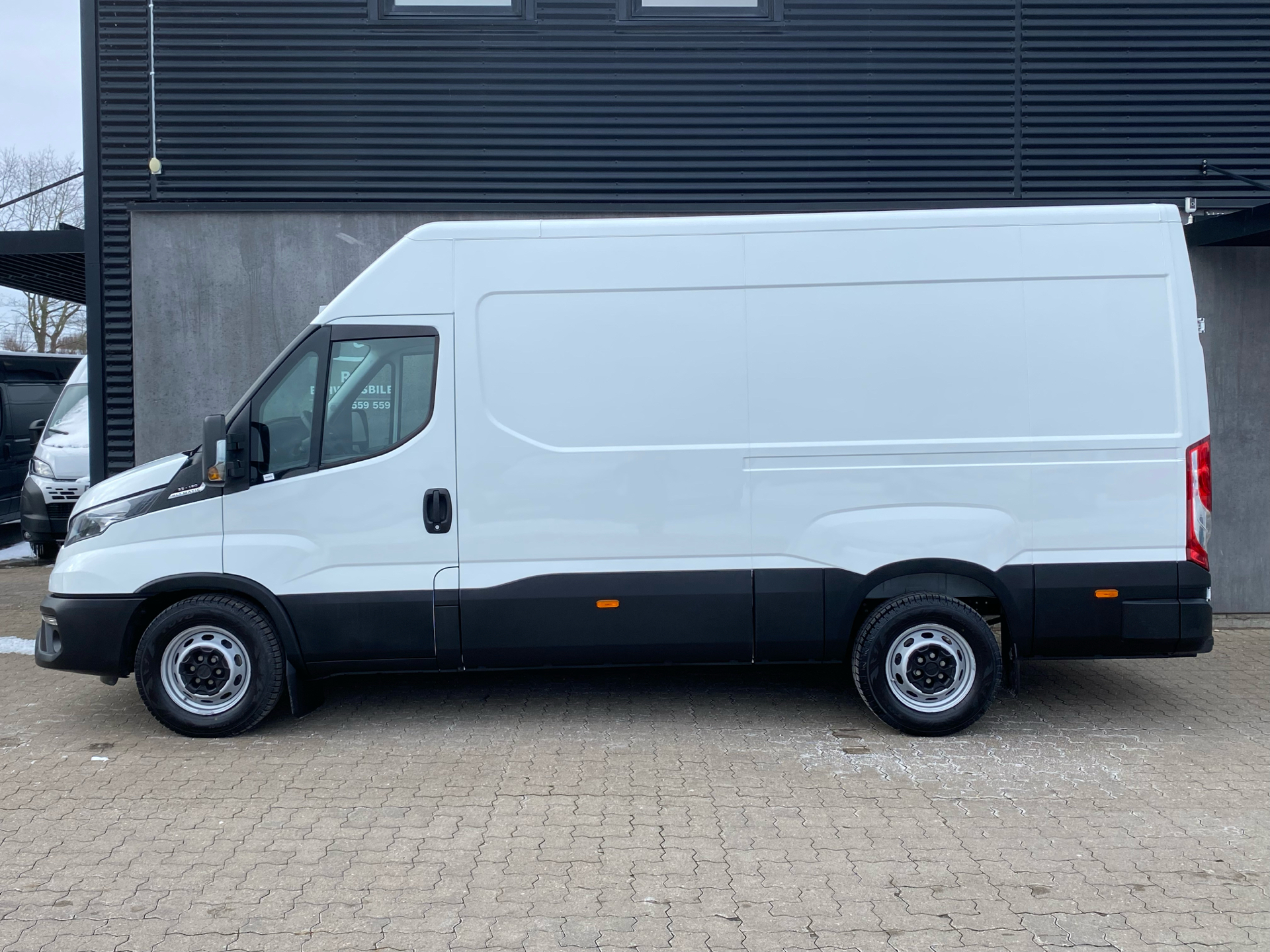 Billede af Iveco Daily 35S18 12m3 3,0 D 180HK Van 8g Aut.
