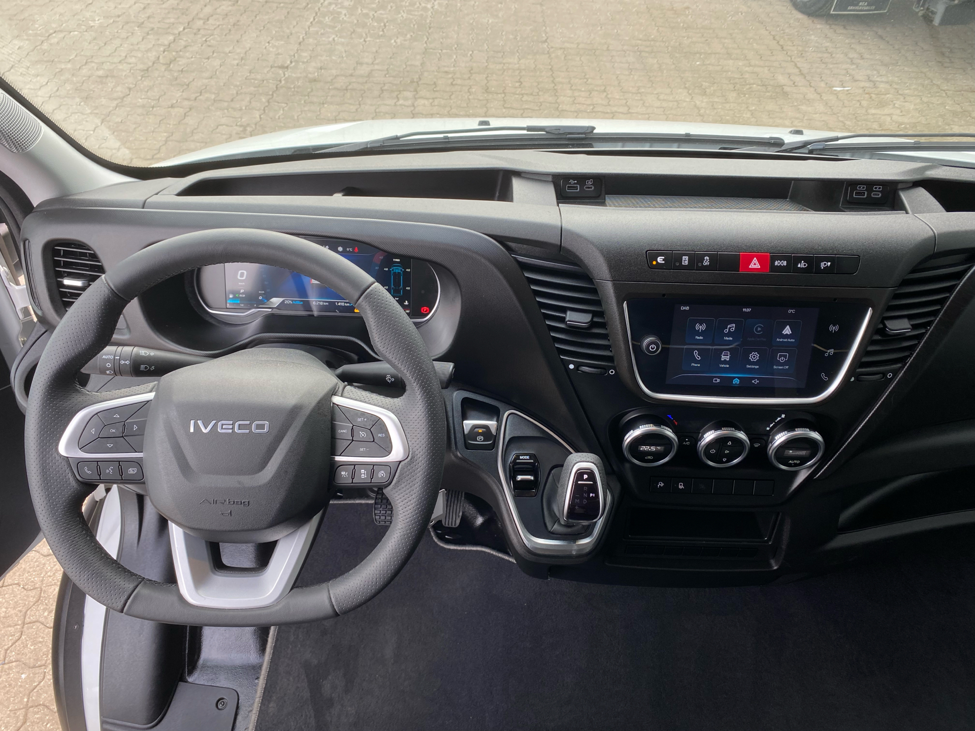 Billede af Iveco Daily 35S18 12m3 3,0 D 180HK Van 8g Aut.
