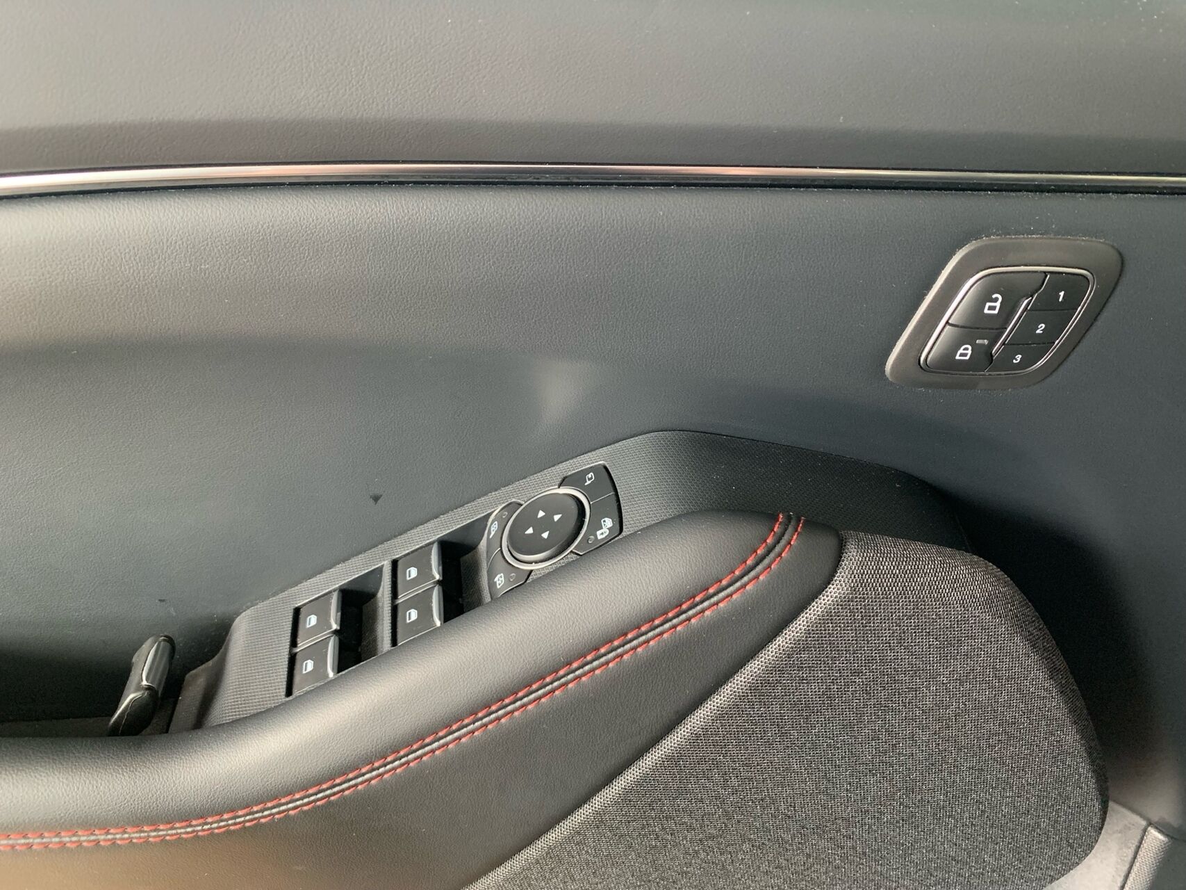 Billede af Ford Mustang Mach-E EL UR Premium 294HK 5d Aut.