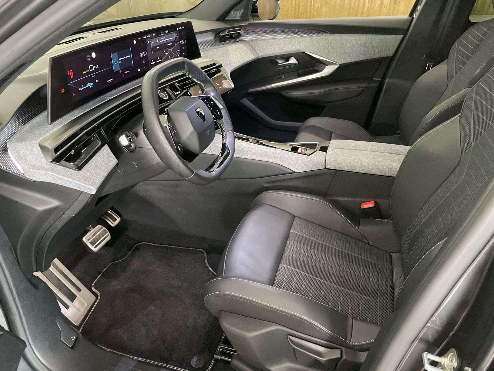 Billede af Peugeot e-3008 EL GT Pack 210HK 5d Aut.