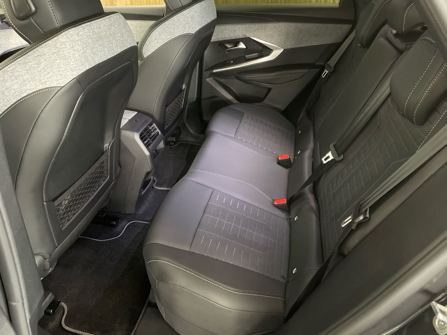 Billede af Peugeot e-3008 EL GT Pack 210HK 5d Aut.