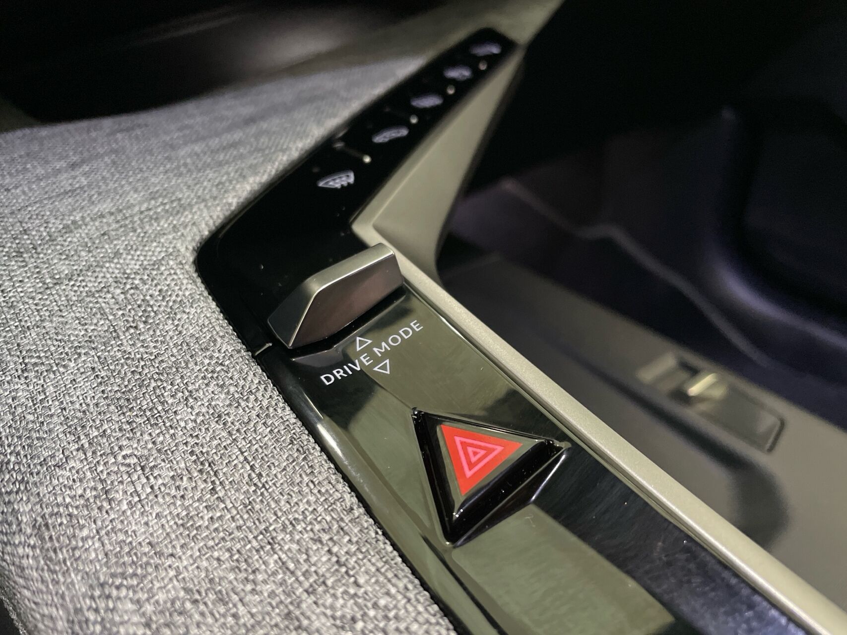 Billede af Peugeot e-3008 EL GT Pack 210HK 5d Aut.