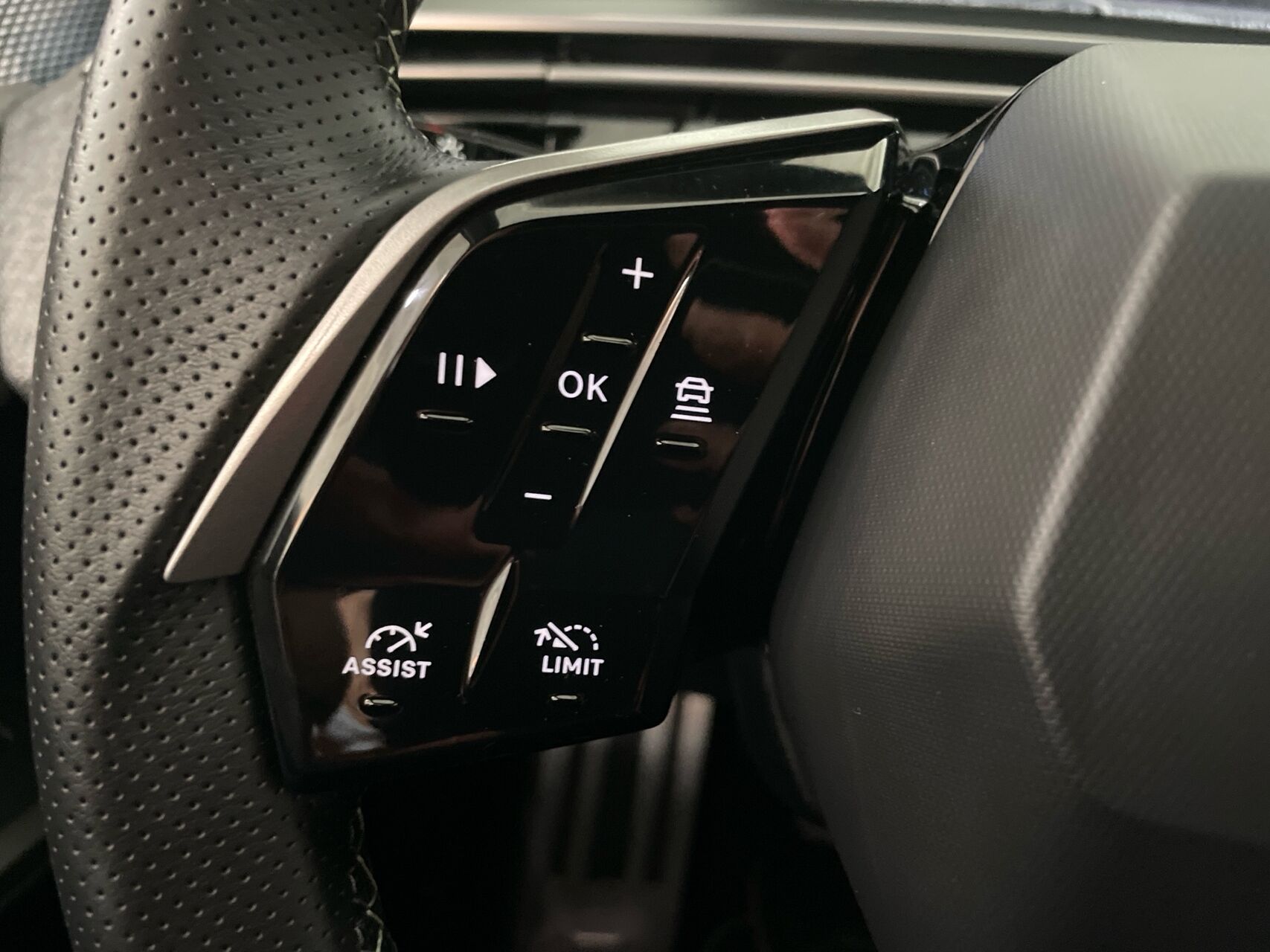 Billede af Peugeot e-3008 EL GT Pack 210HK 5d Aut.