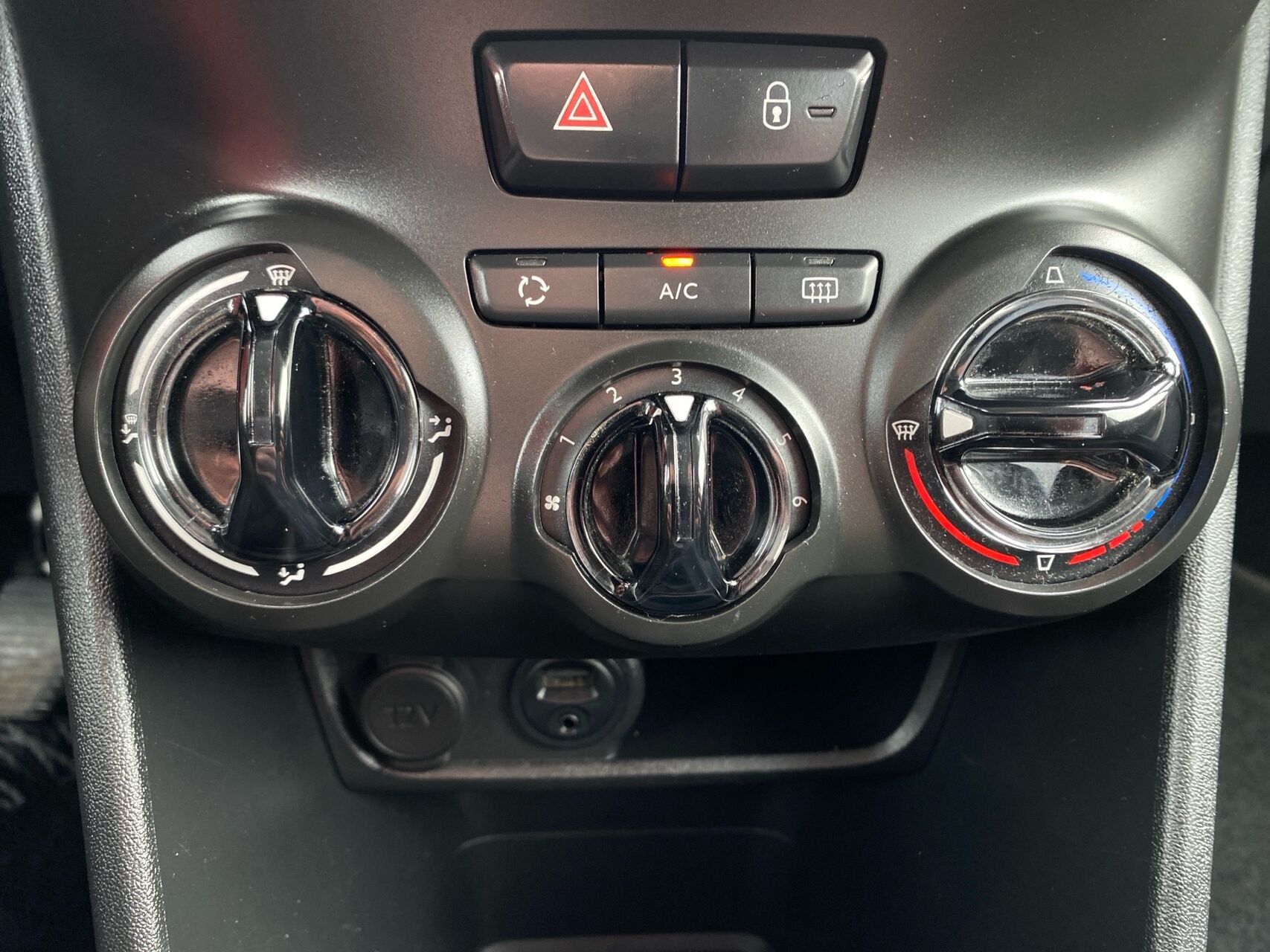 Billede af Peugeot 2008 1,2 VTi Active 82HK