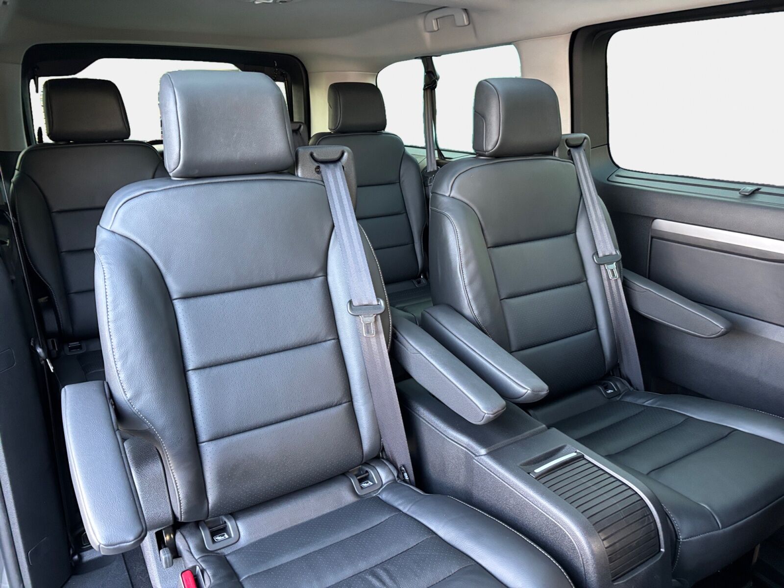 Billede af Toyota Proace Verso Electric Long EL Shuttle To skydedøre 136HK Aut.