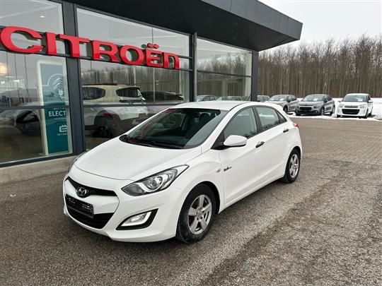 Hyundai i30 1,4 ISG Comfort XTR 100HK 5d 6g