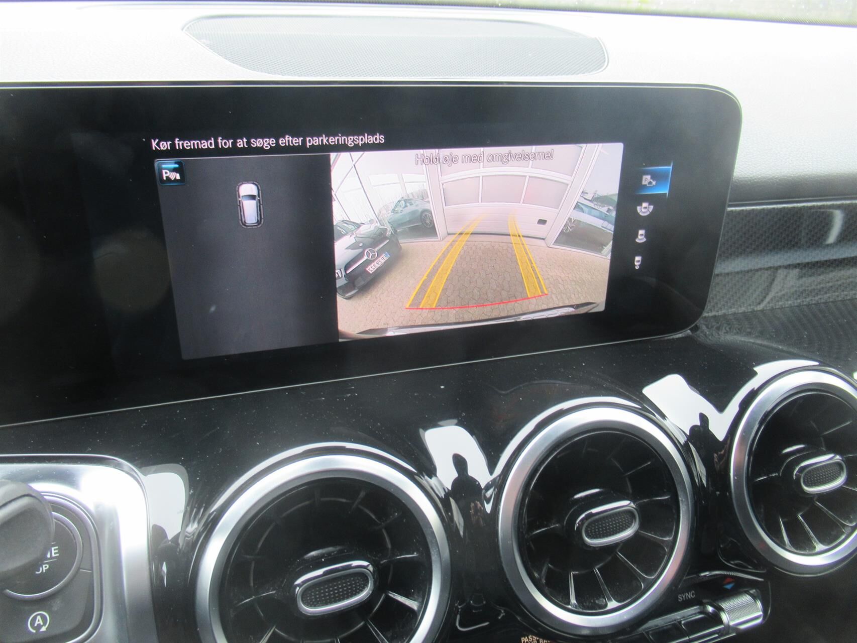 Billede af Mercedes-Benz GLB200 d 2,0 CDI AMG Line 8G-DCT 150HK 5d 8g Aut.