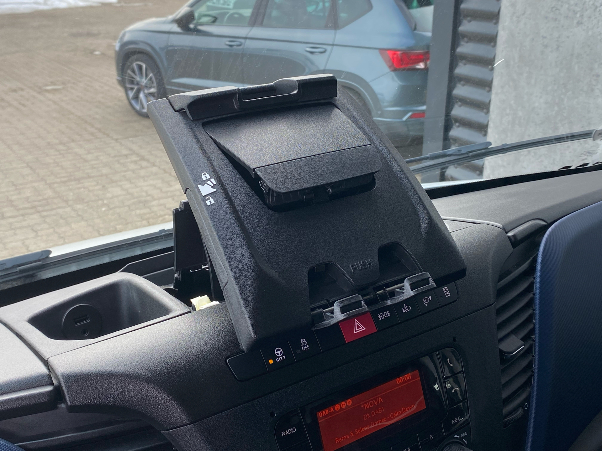 Billede af Iveco Daily 35C18 16m3 3,0 D Hi-Matic 180HK Van 8g Aut.