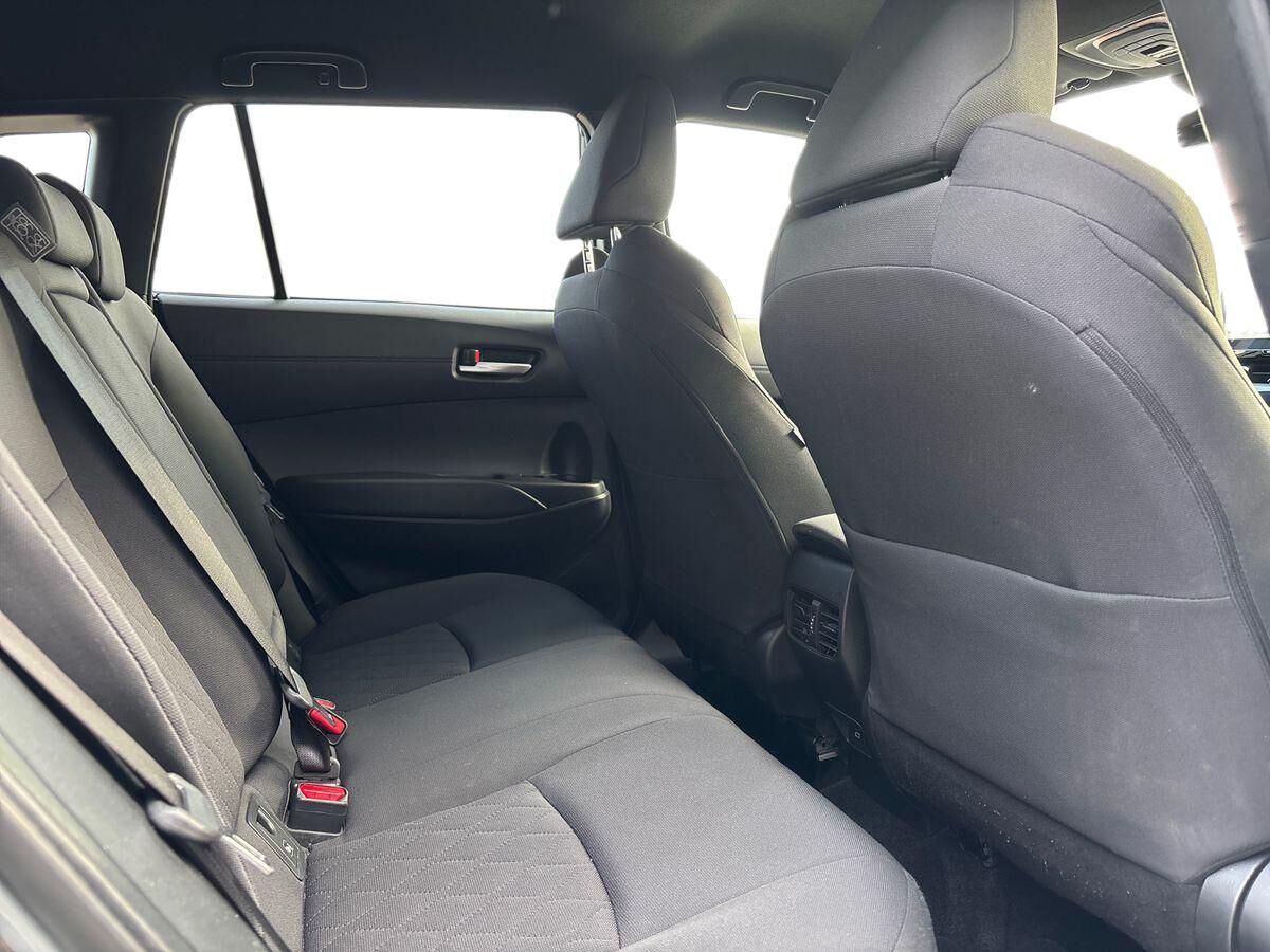 Billede af Toyota Corolla Cross 2,0 Hybrid Style E-CVT 197HK 5d Aut.