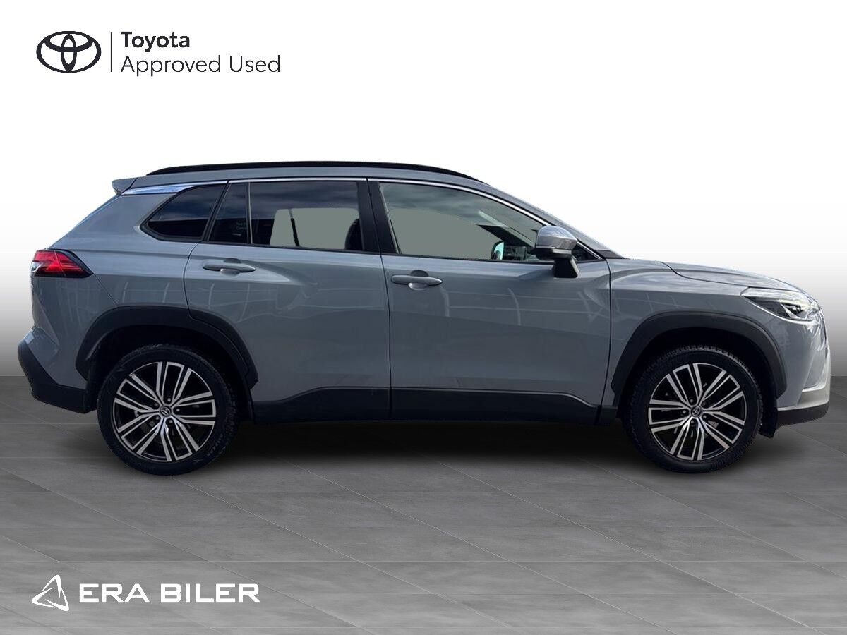 Billede af Toyota Corolla Cross 2,0 Hybrid Style E-CVT 197HK 5d Aut.