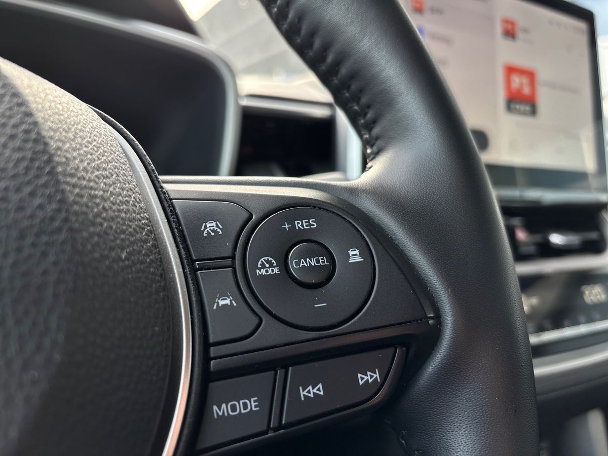 Billede af Toyota Corolla Cross 2,0 Hybrid Style E-CVT 197HK 5d Aut.