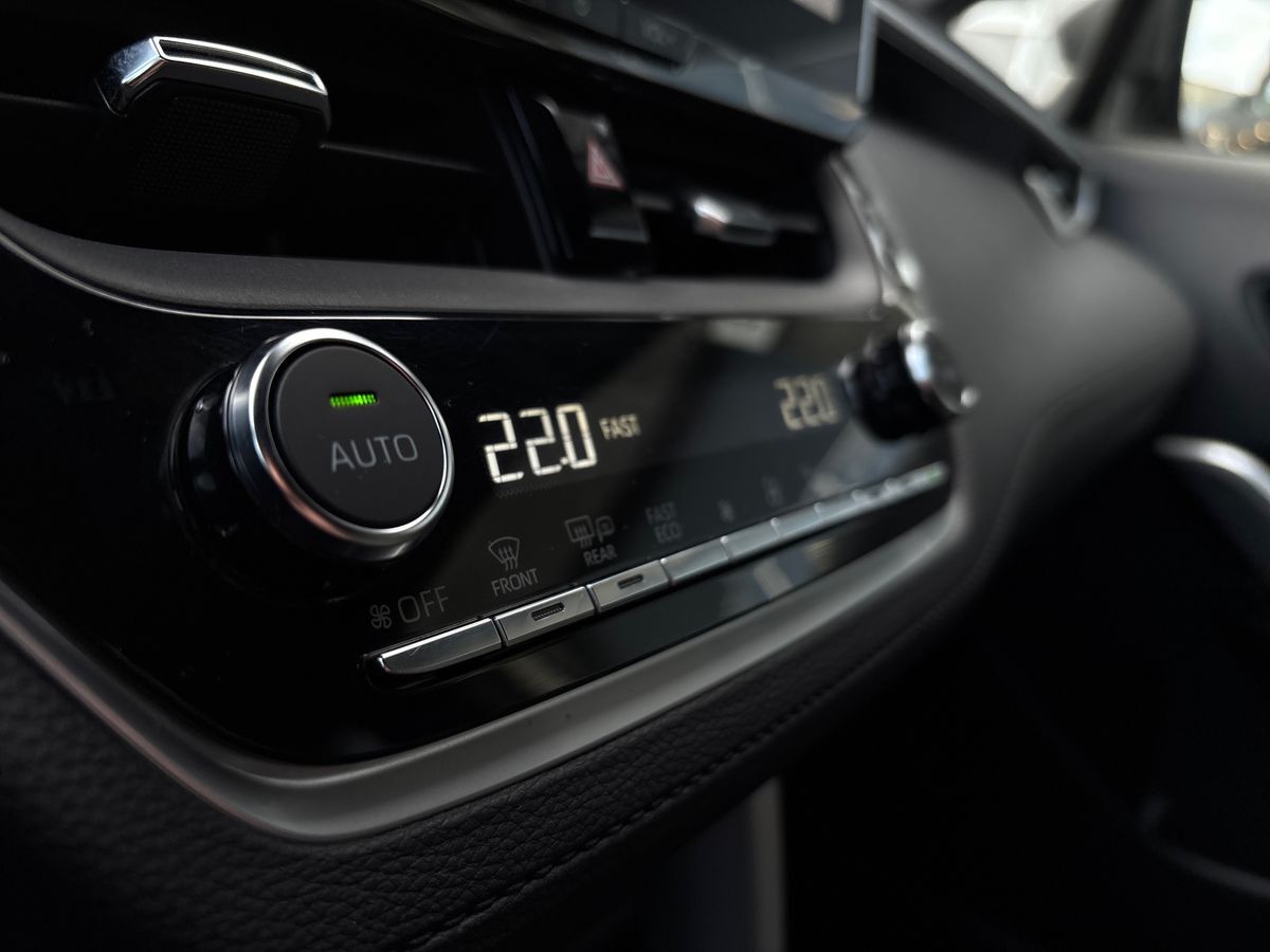 Billede af Toyota Corolla Cross 2,0 Hybrid Style E-CVT 197HK 5d Aut.