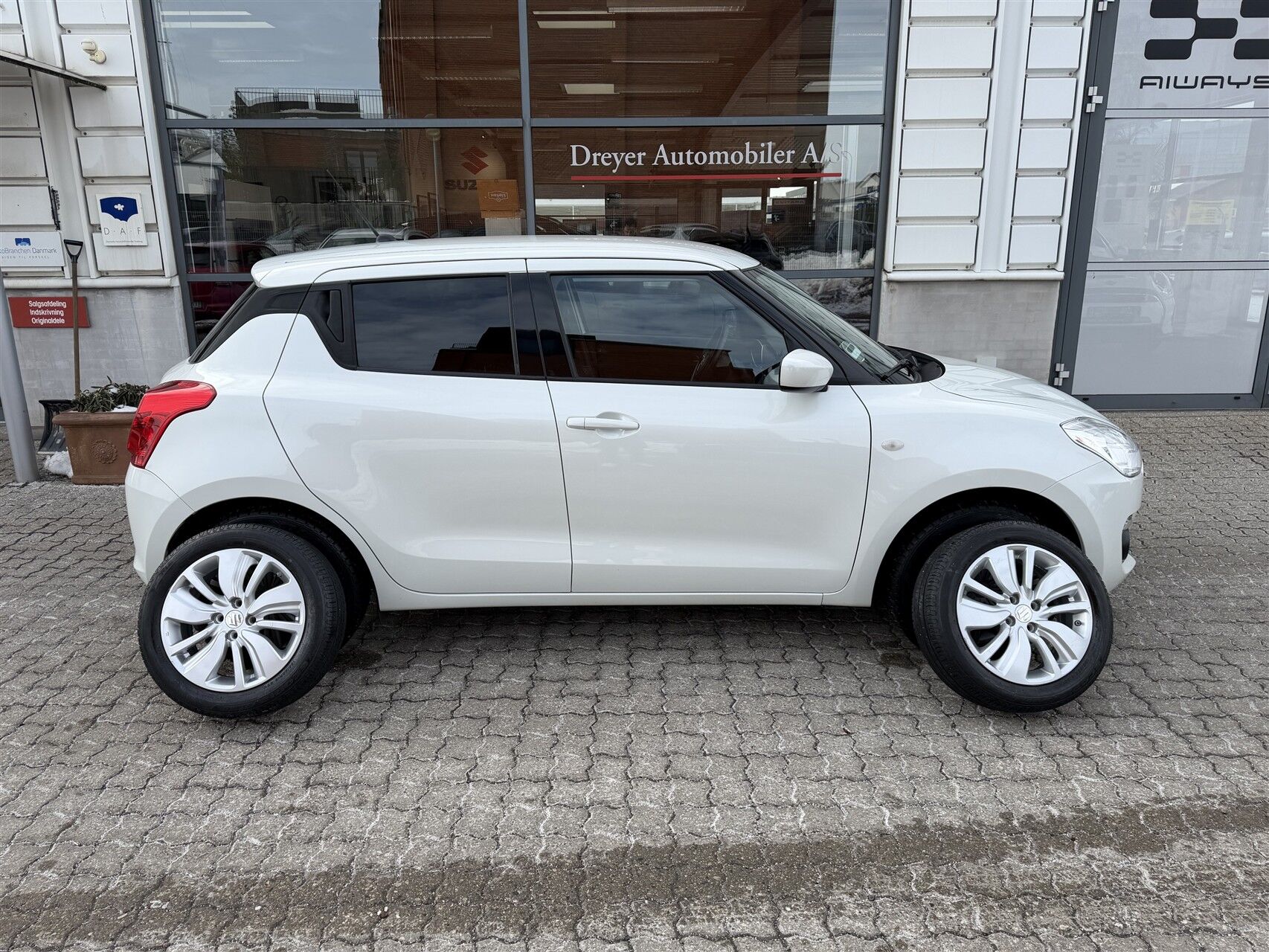 Billede af Suzuki Swift 1,2 Dualjet  Mild hybrid Action AEB mild-hybrid 90HK 5d