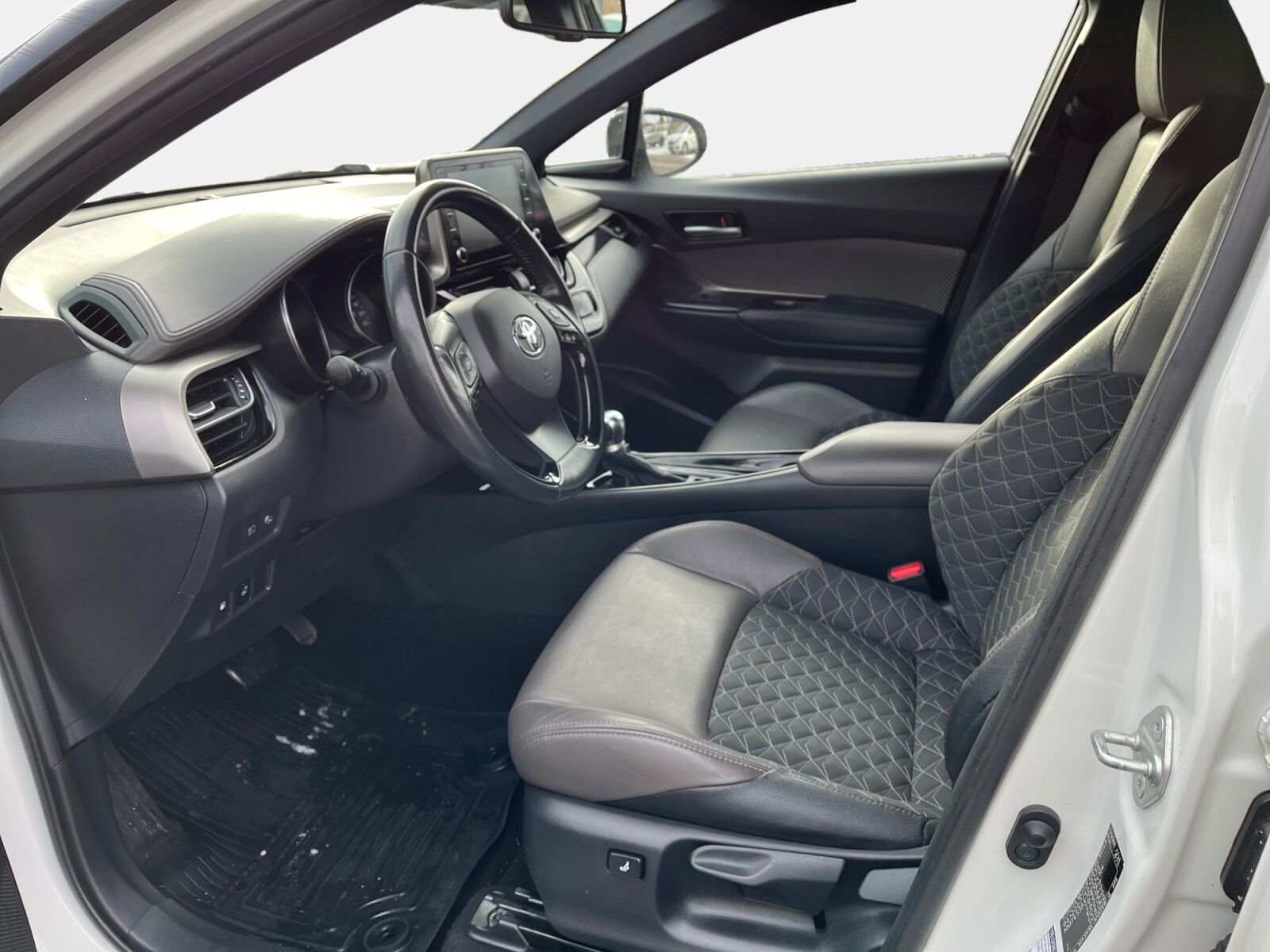 Billede af Toyota C-HR 2,0 Hybrid C-HIC Multidrive S 184HK 5d Aut.