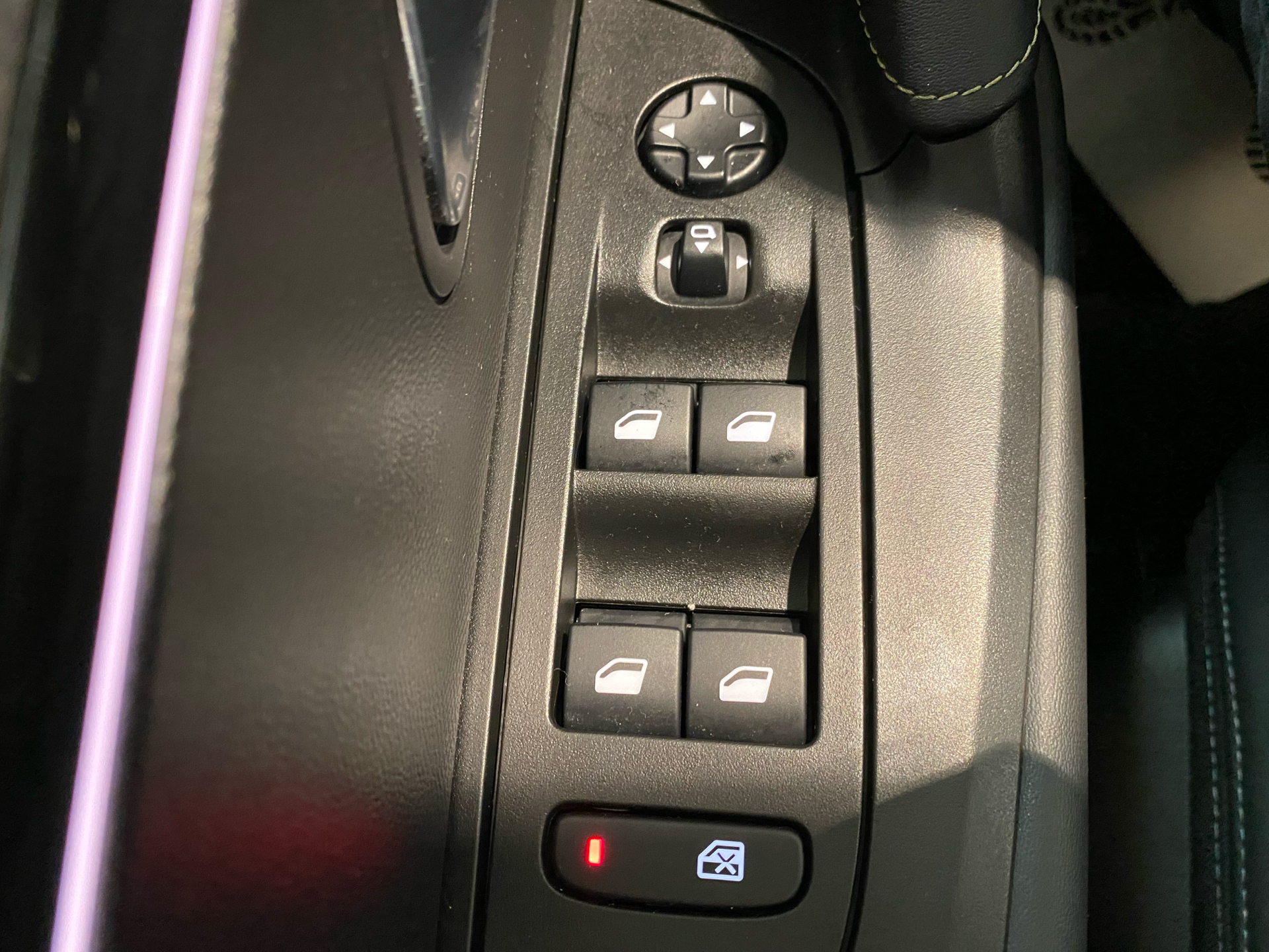 Billede af Peugeot e-2008 EL GT Prime+ 136HK 5d Aut.