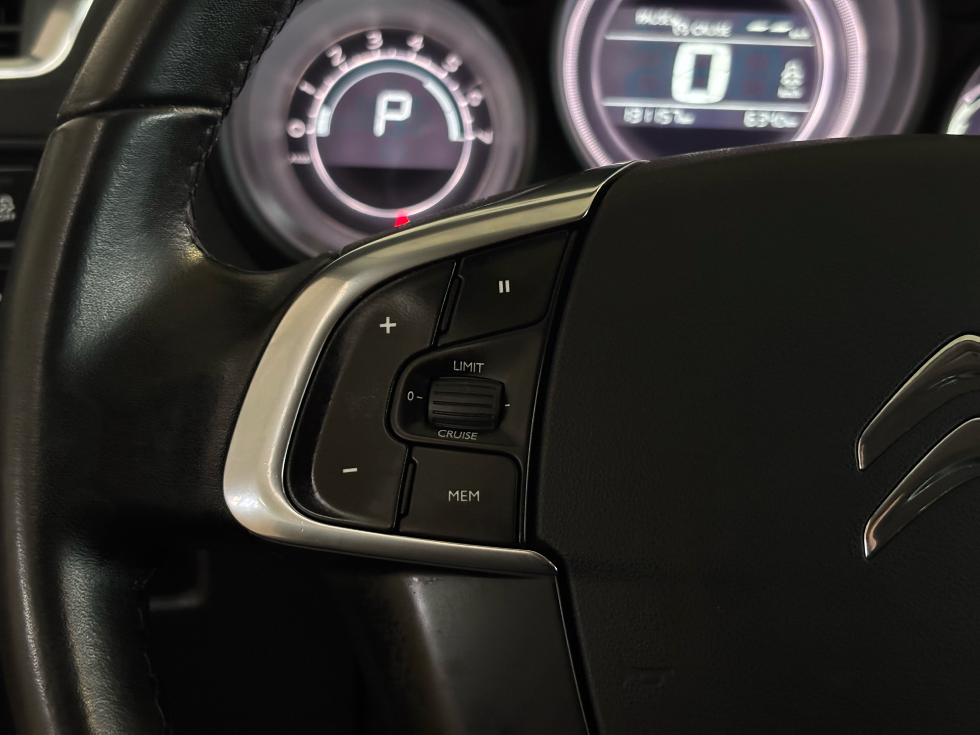 Billede af Citroën C4 1,6 Blue HDi Iconic EAT6 start/stop 120HK 5d 6g Aut.