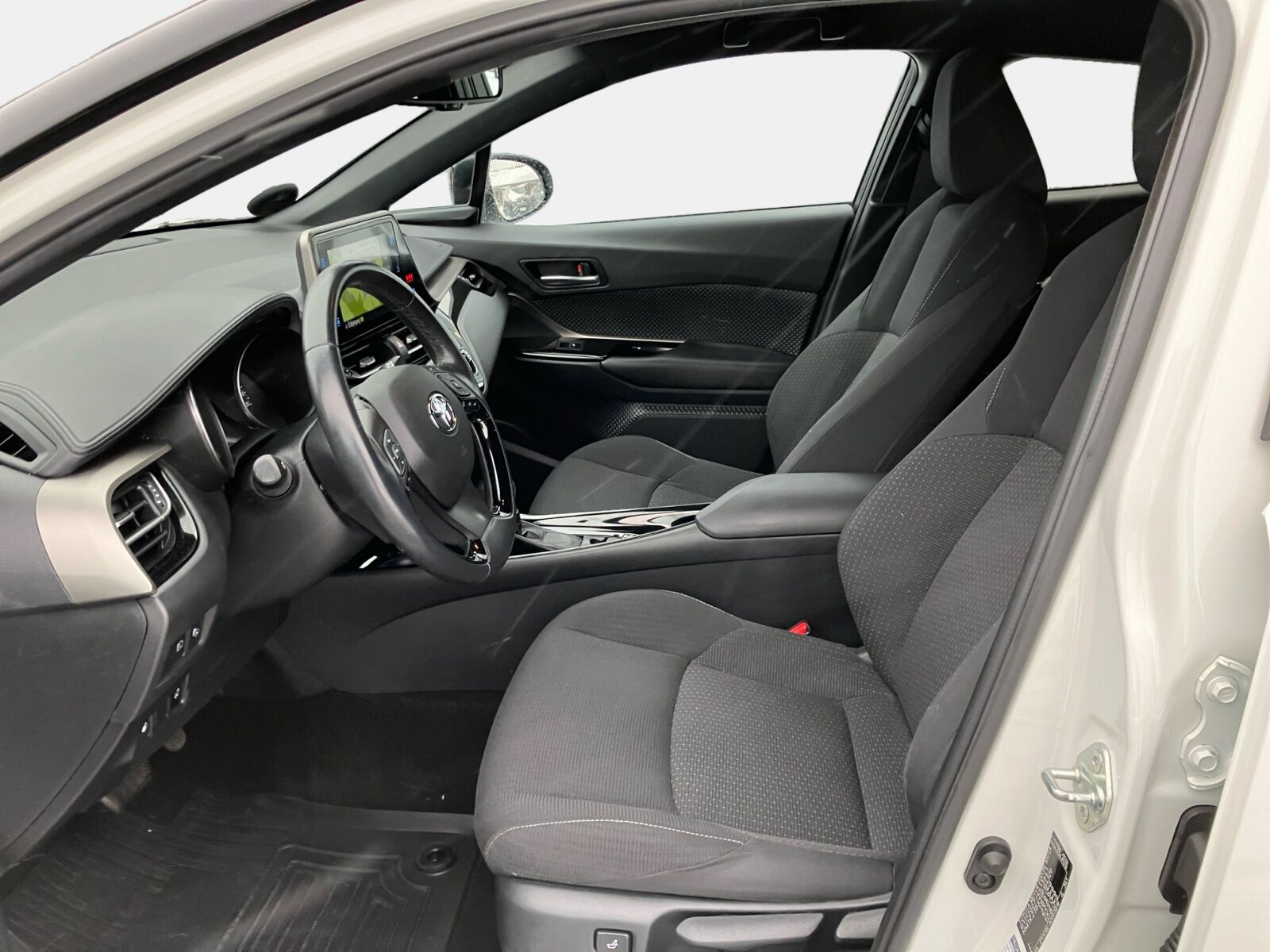 Billede af Toyota C-HR 1,8 Hybrid Premium Selected Bi-tone Multidrive S 122HK 5d Aut.