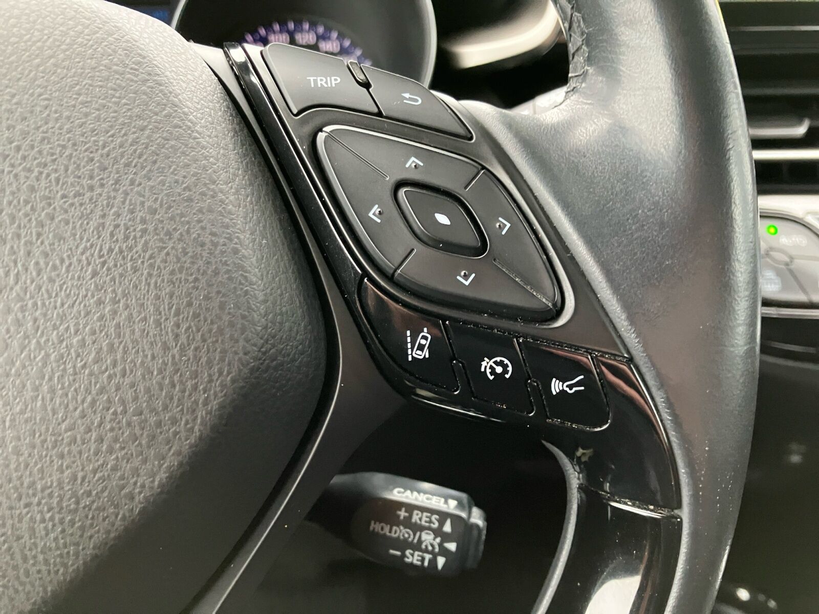 Billede af Toyota C-HR 1,8 Hybrid Premium Selected Bi-tone Multidrive S 122HK 5d Aut.