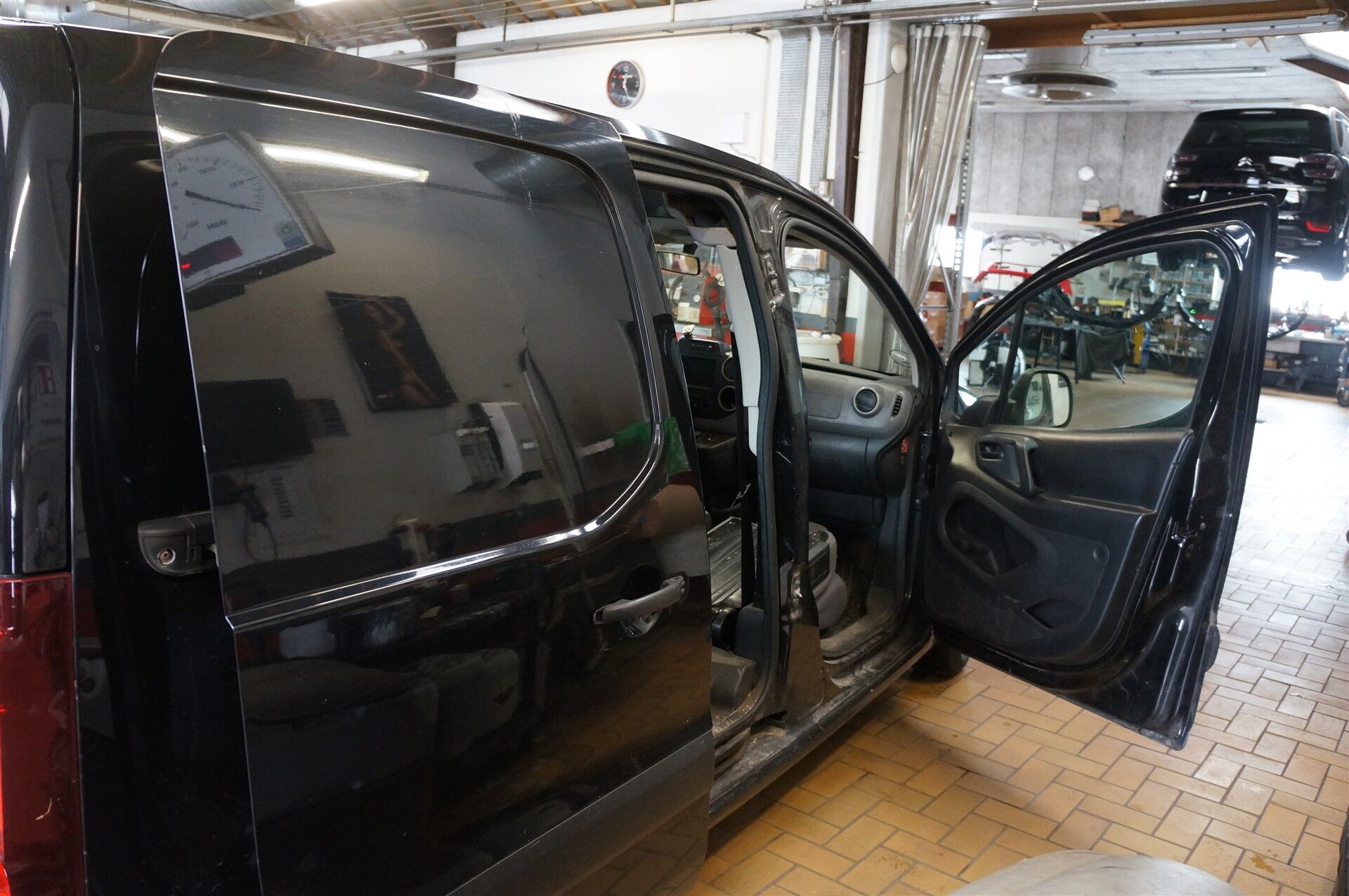 Billede af Citroën Berlingo L1N2 1,6 Blue HDi ETG6 start/stop 100HK Van 6g Aut.