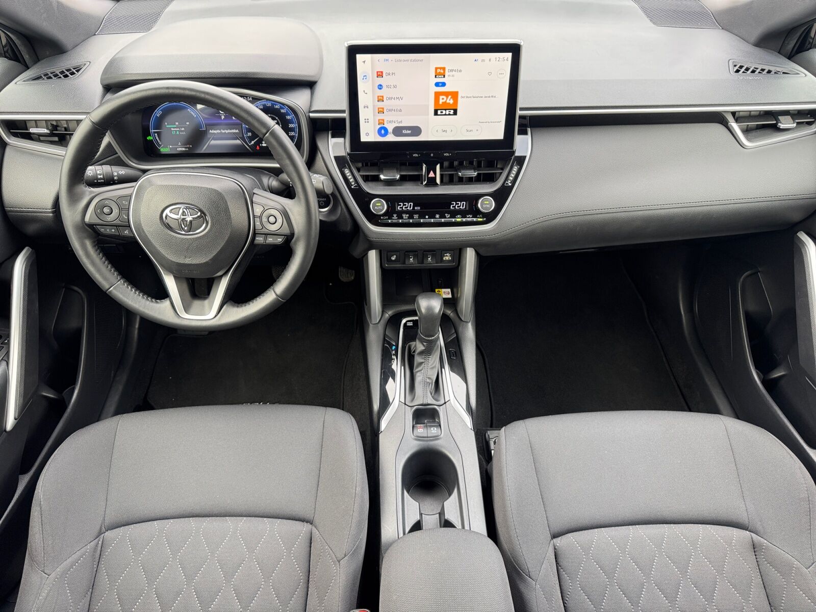 Billede af Toyota Corolla Cross 2,0 Hybrid Style Comfort E-CVT 197HK 5d Aut.