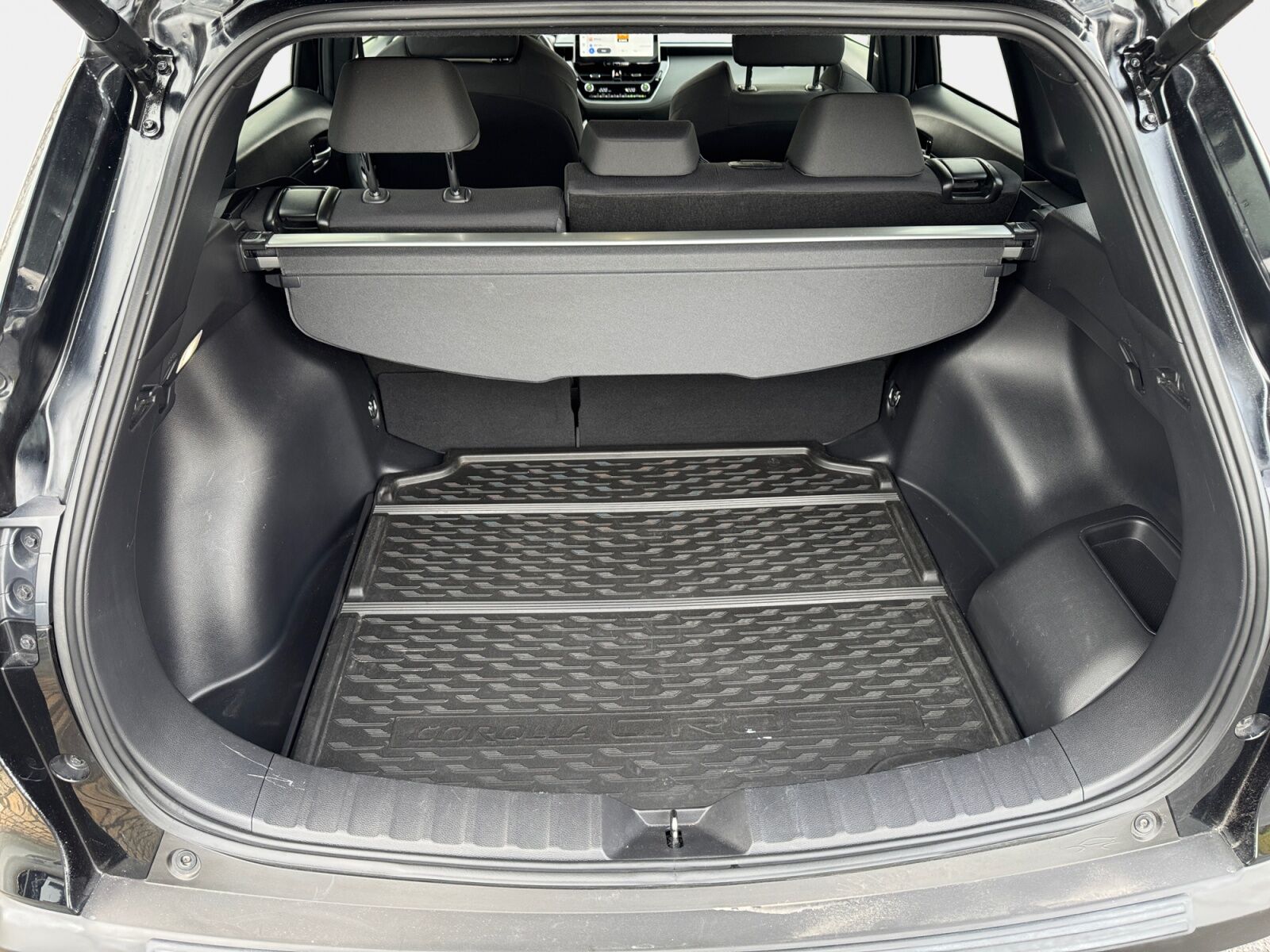 Billede af Toyota Corolla Cross 2,0 Hybrid Style Comfort E-CVT 197HK 5d Aut.