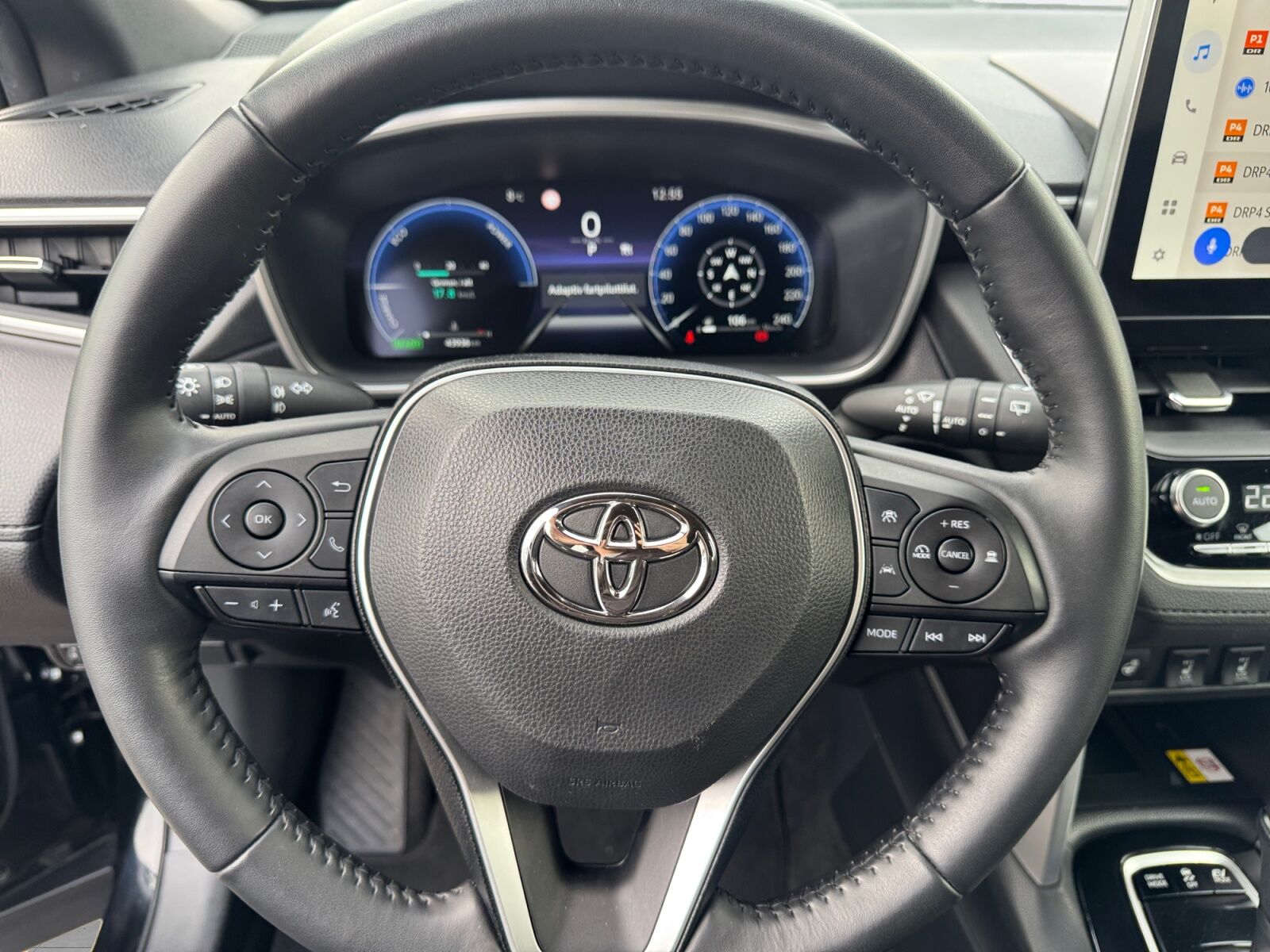 Billede af Toyota Corolla Cross 2,0 Hybrid Style Comfort E-CVT 197HK 5d Aut.