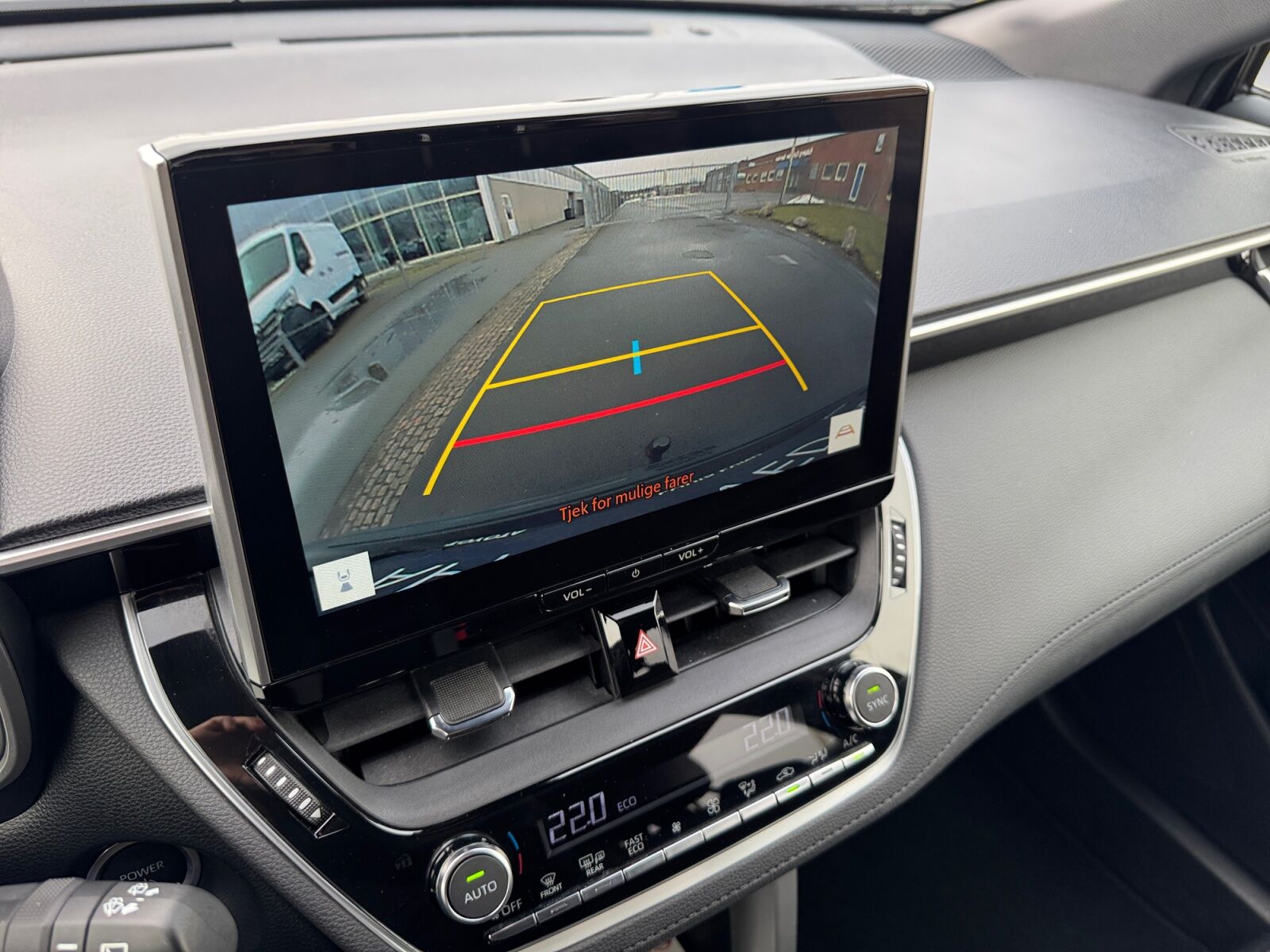 Billede af Toyota Corolla Cross 2,0 Hybrid Style Comfort E-CVT 197HK 5d Aut.