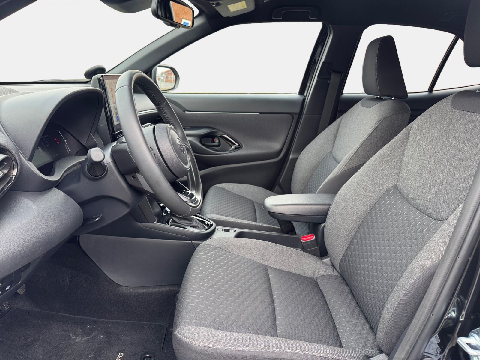 Billede af Toyota Yaris Cross 1,5 Hybrid Style Comfort 116HK 5d Trinl. Gear