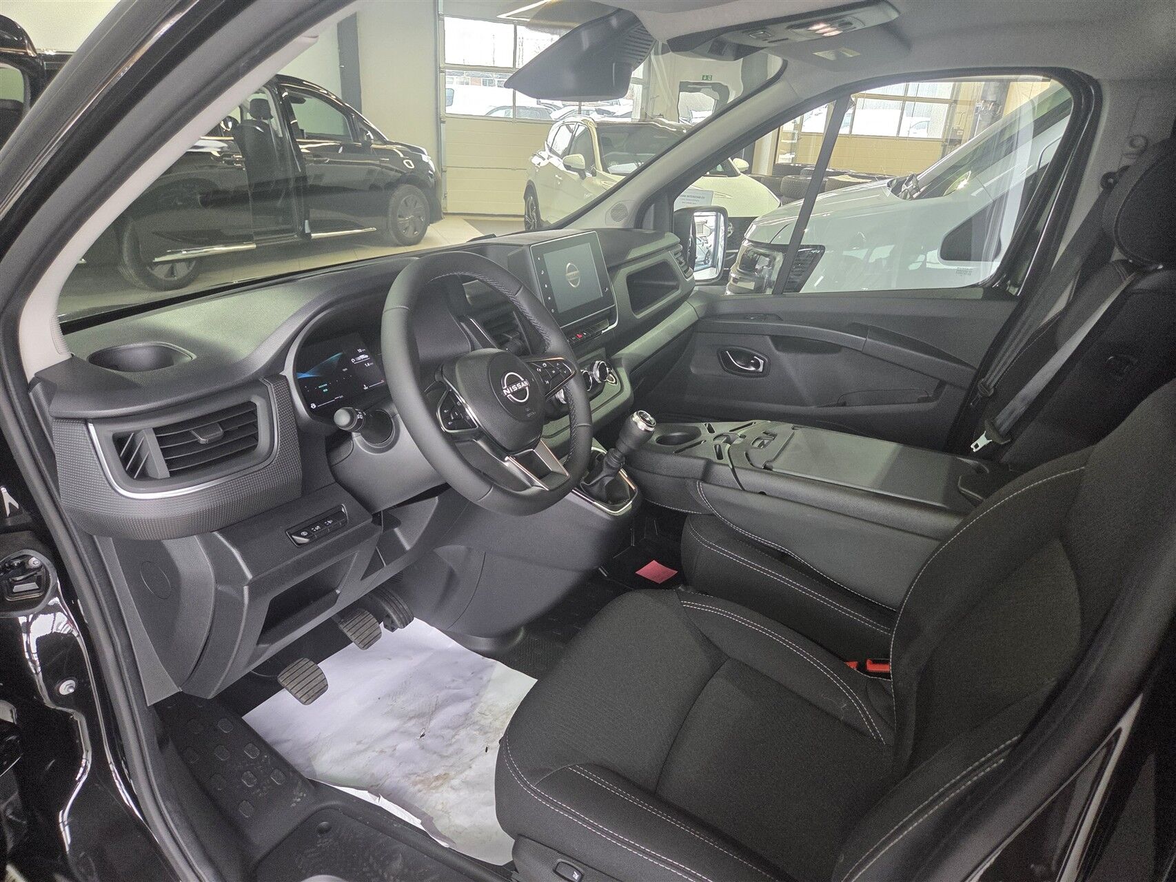 Billede af Nissan Primastar L2H1 2,0 DCi N-Connecta 150HK Van 6g Aut.