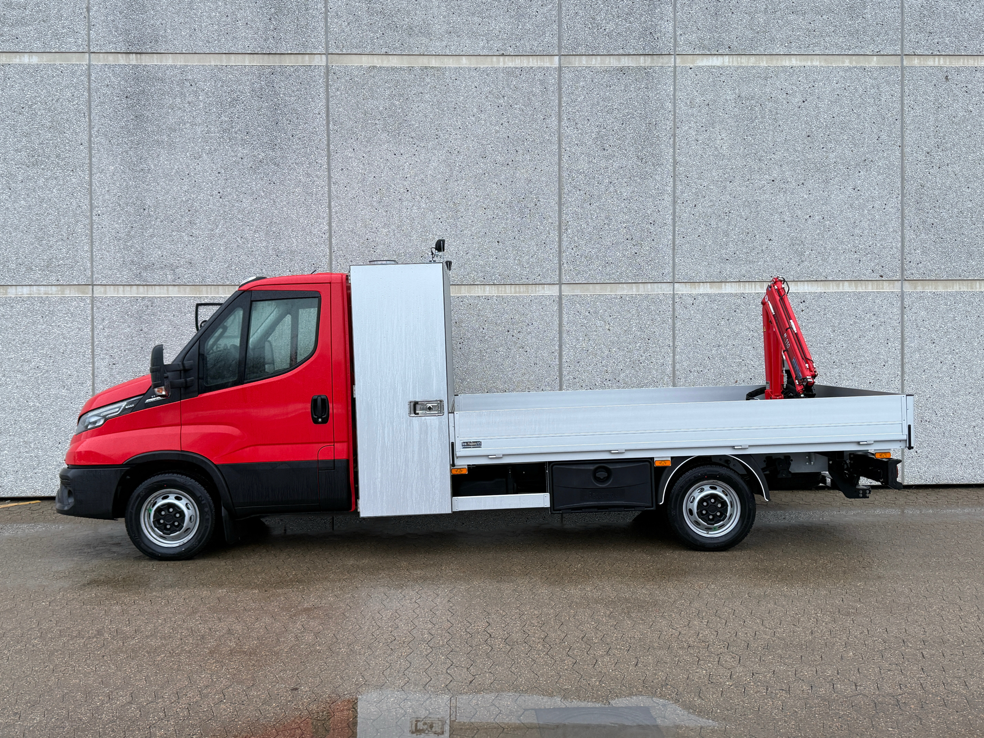 Billede af Iveco Daily 35S18 4100mm 3,0 D 180HK Ladv./Chas. 8g Aut.