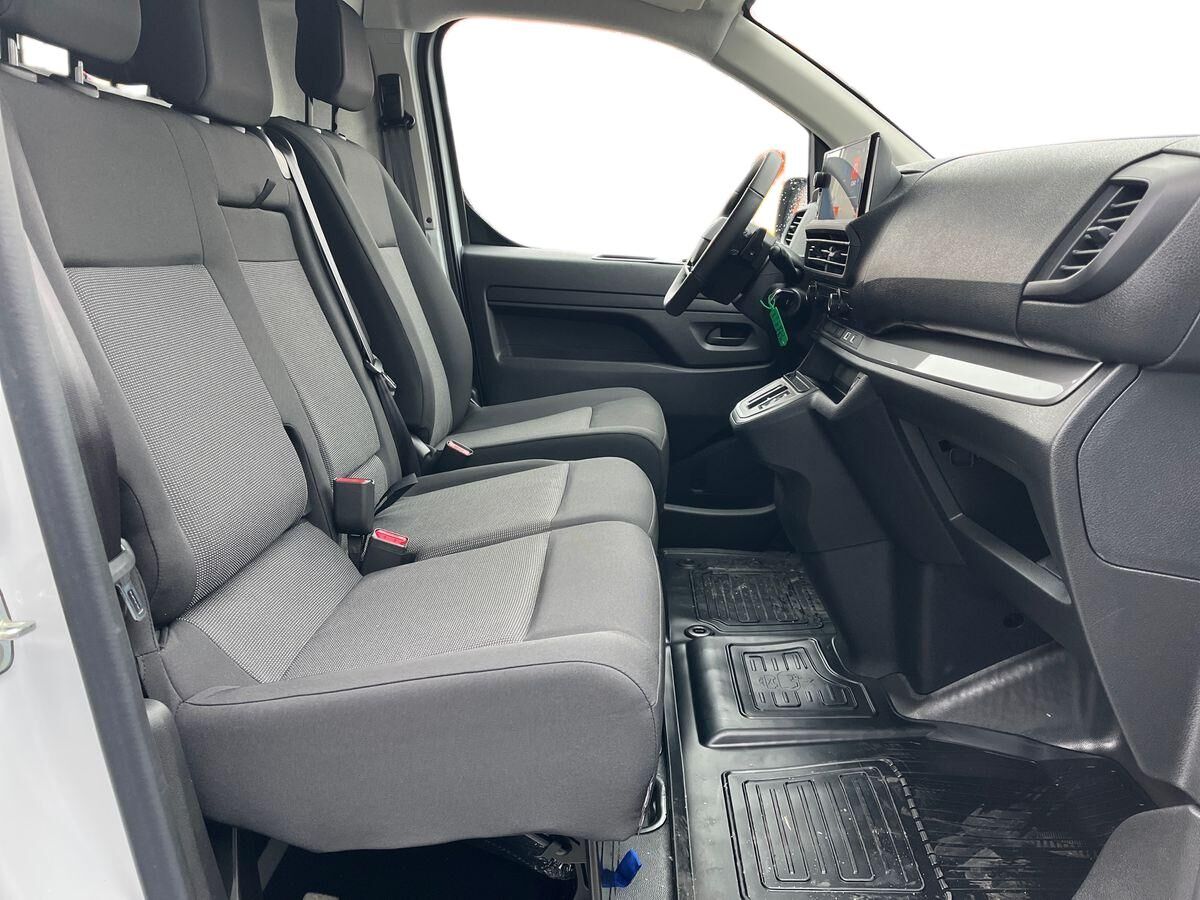 Billede af Toyota Proace Electric Long EL Comfort Master m/ 2 Skydedøre 136HK Van Aut.