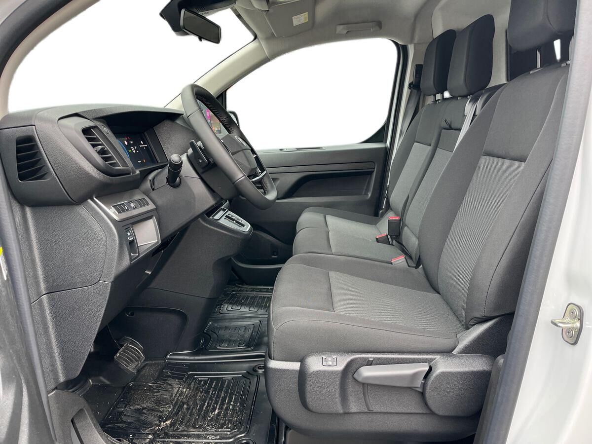 Billede af Toyota Proace Electric Long EL Comfort Master m/ 2 Skydedøre 136HK Van Aut.