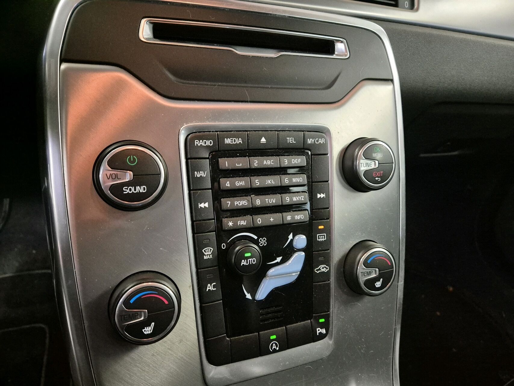 Billede af Volvo V70 2,0 D3 Momentum 136HK Stc 6g