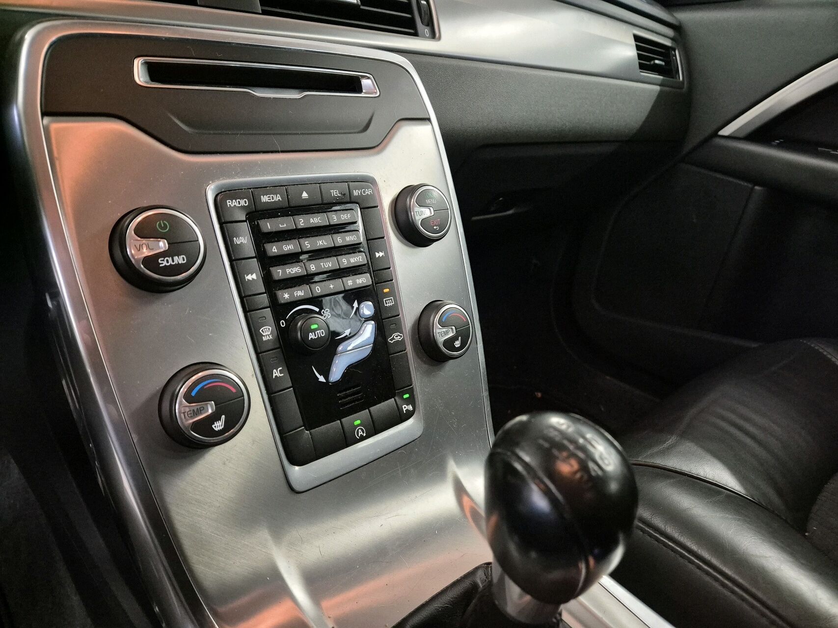 Billede af Volvo V70 2,0 D3 Momentum 136HK Stc 6g