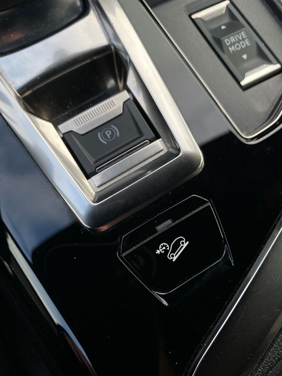 Billede af Peugeot 3008 1,6 PureTech  Plugin-hybrid GT AWD EAT8 300HK 5d 8g Aut.