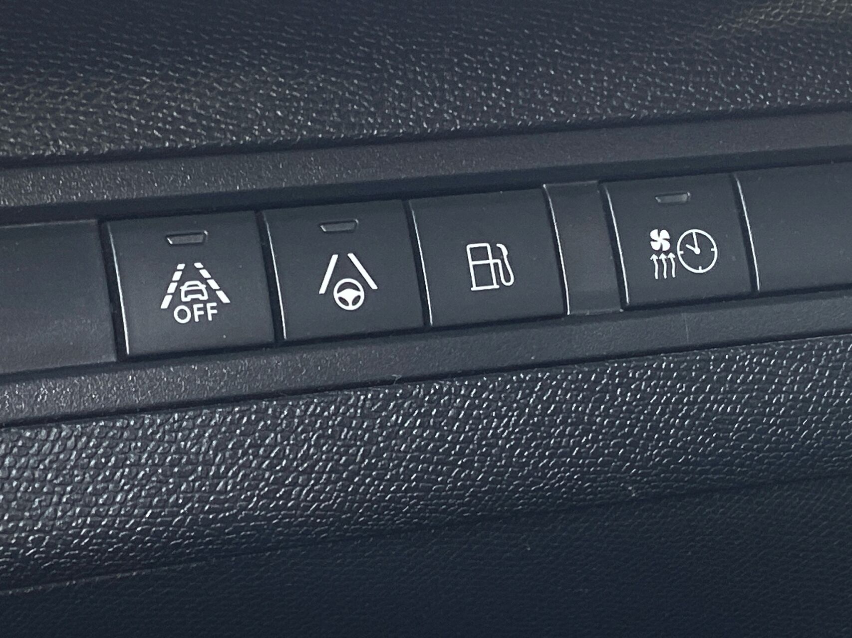 Billede af Peugeot 3008 1,6 PureTech  Plugin-hybrid GT AWD EAT8 300HK 5d 8g Aut.