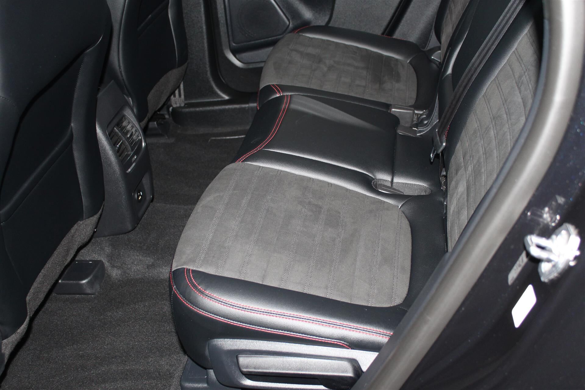 Billede af Ford Kuga 2,5 Plugin-hybrid ST-Line X CVT 225HK 5d Trinl. Gear